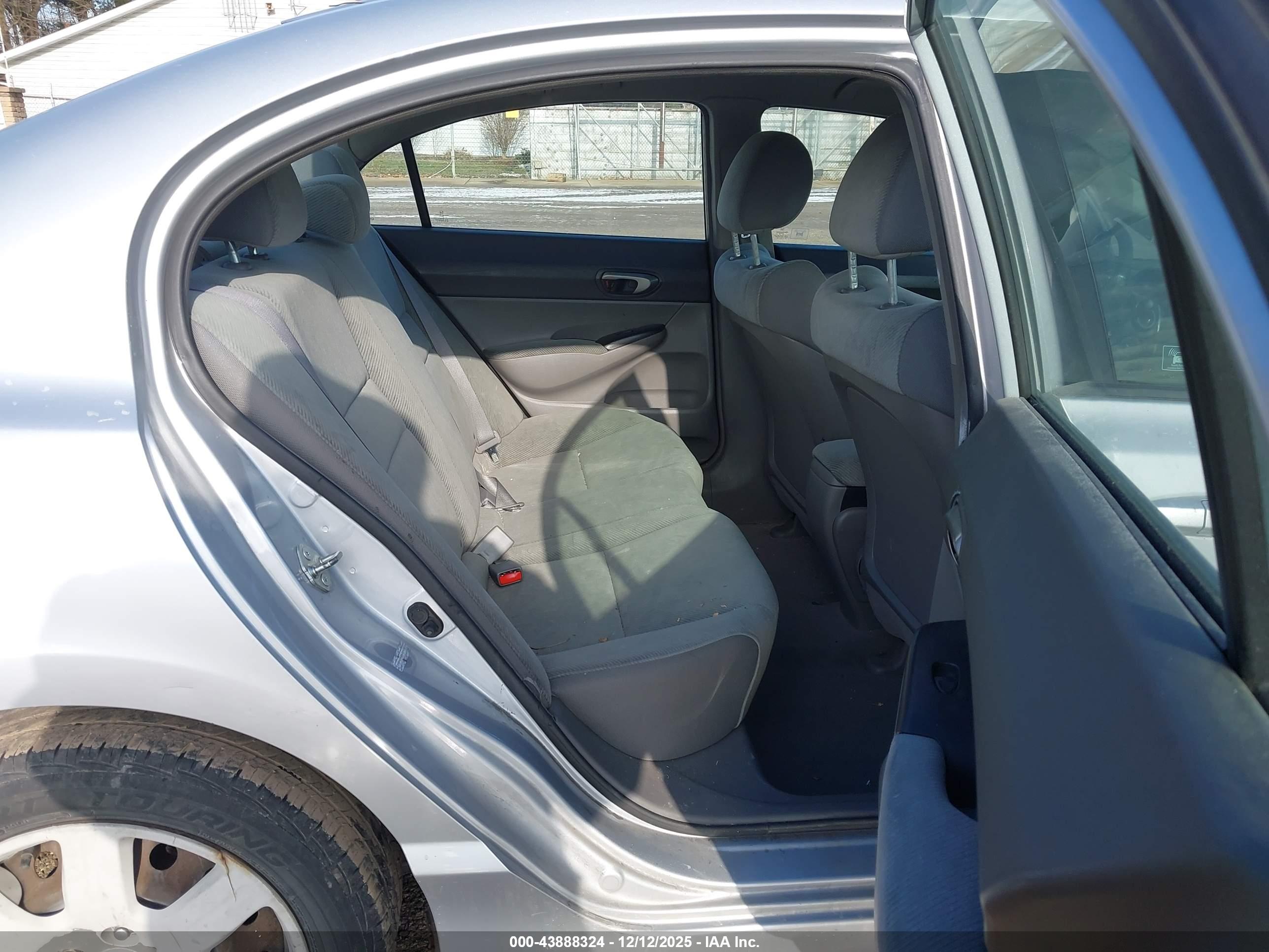 HONDA CIVIC image 8