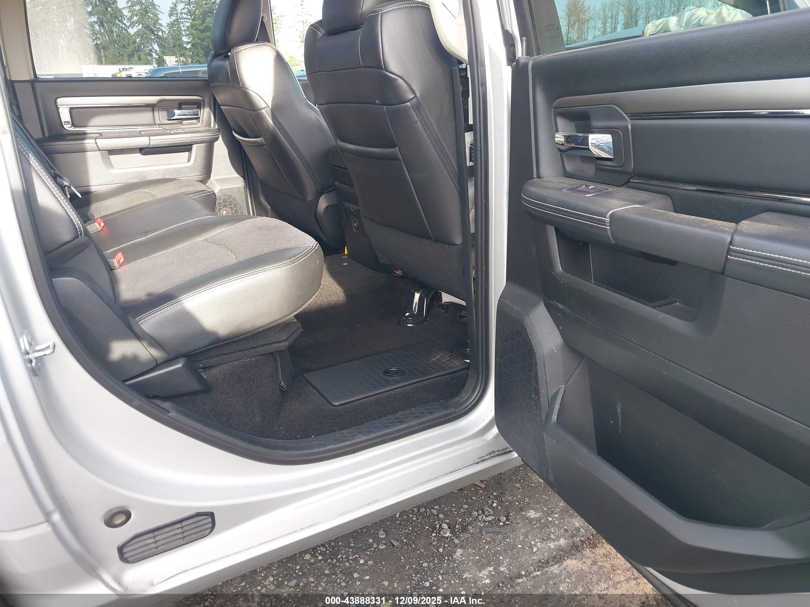 RAM 1500 image 8