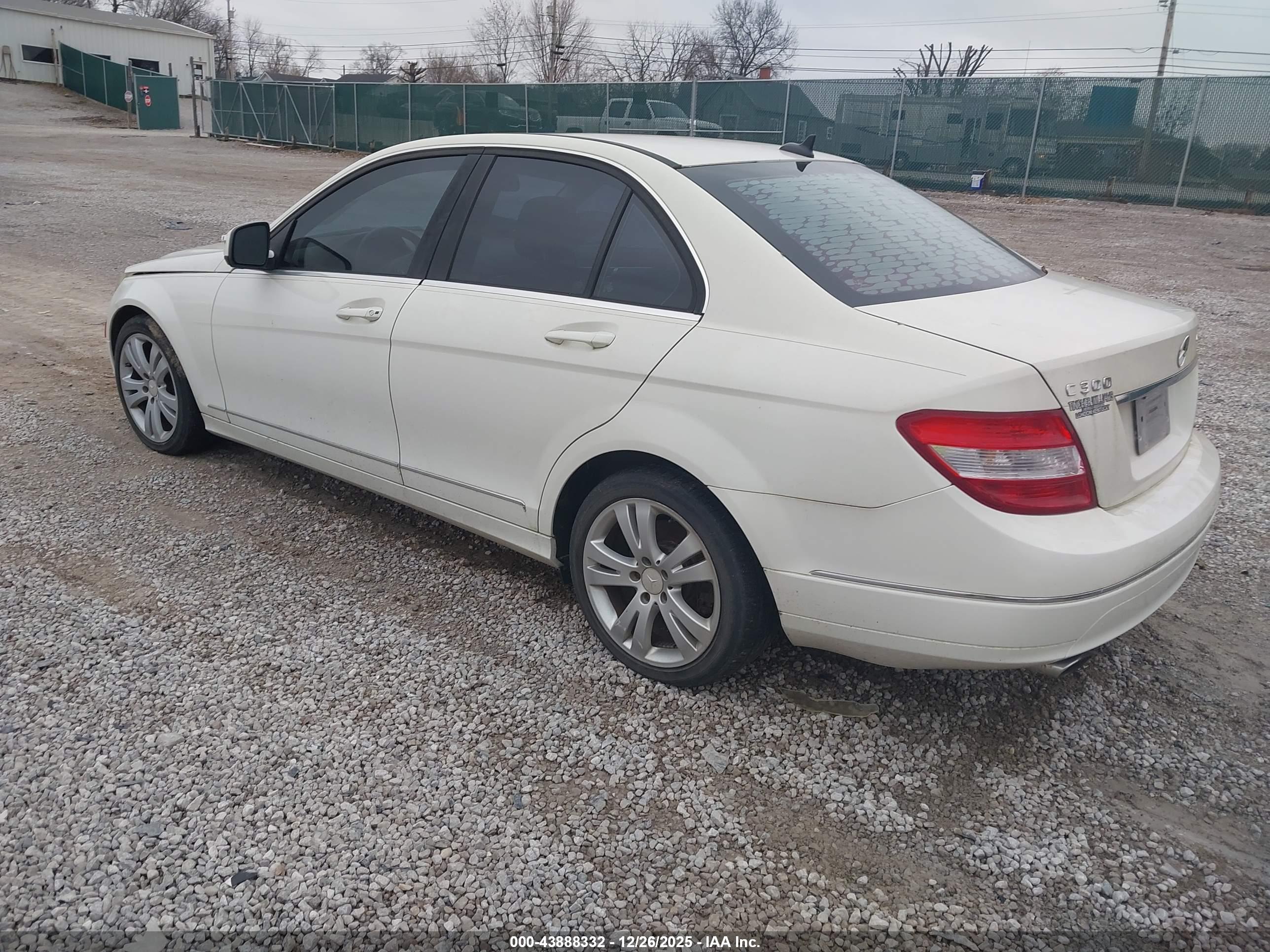 MERCEDES-BENZ C image 3