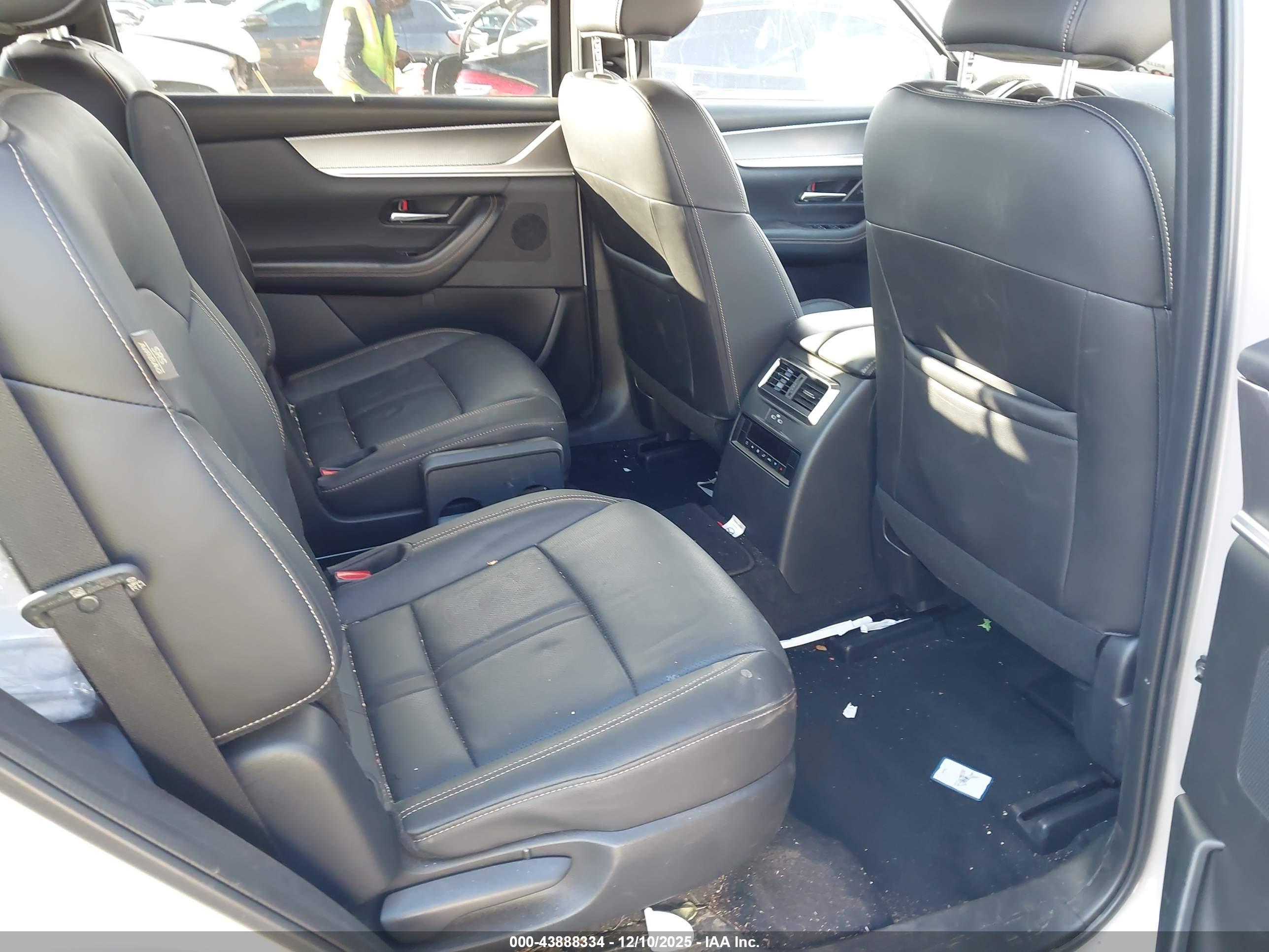 MAZDA CX-90 image 8