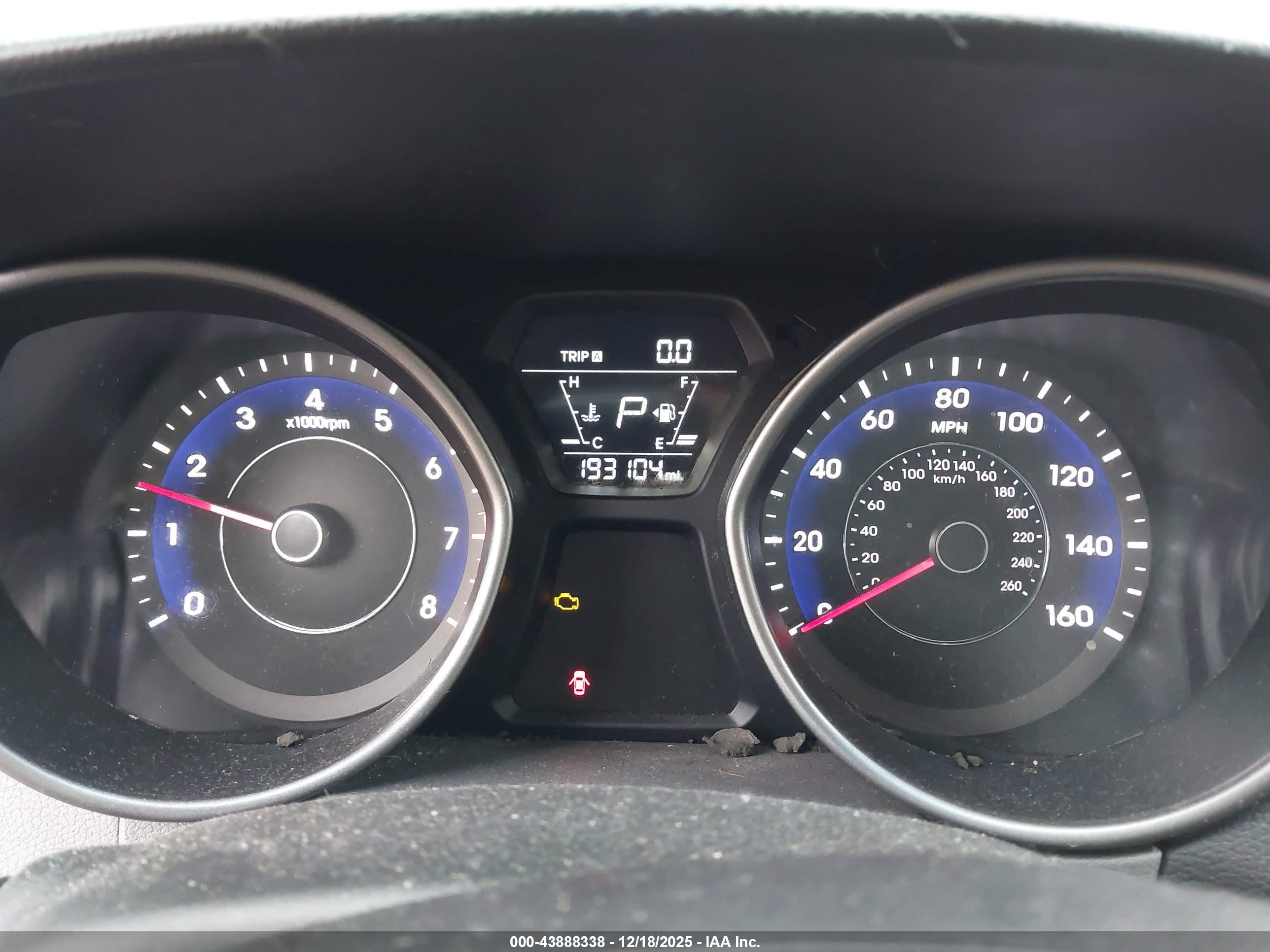HYUNDAI ELANTRA image 7
