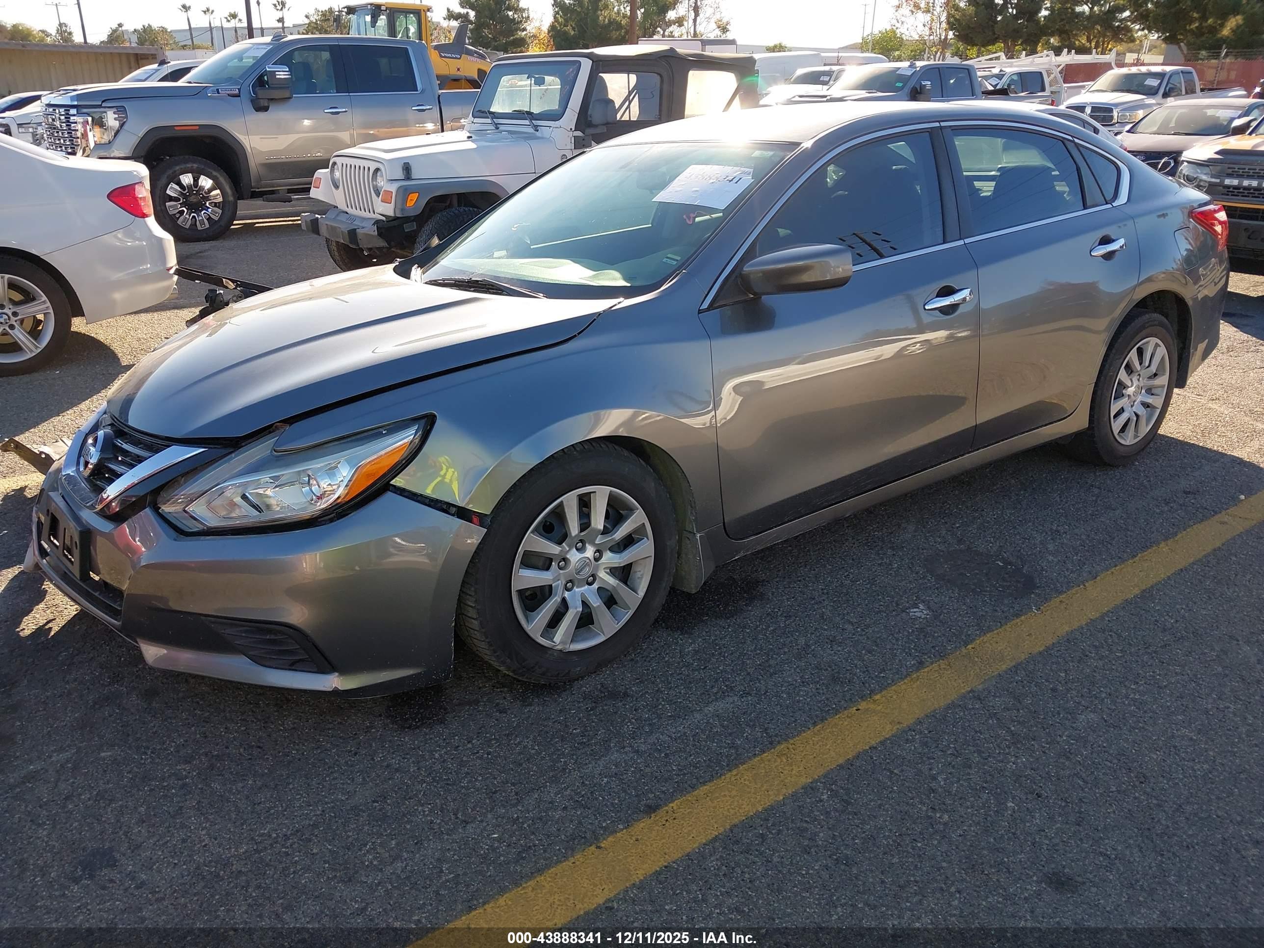 NISSAN ALTIMA image 2