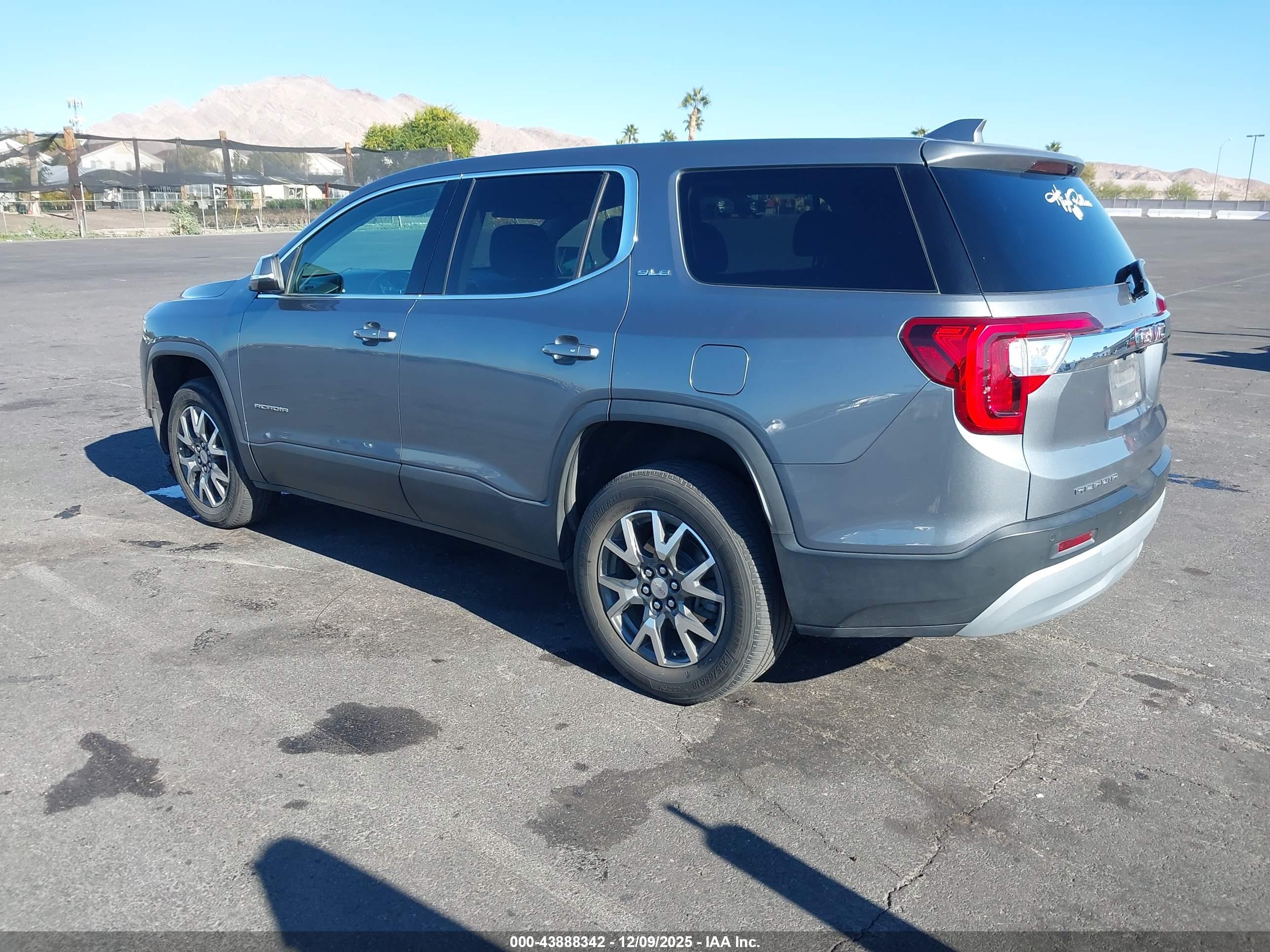 GMC ACADIA image 3