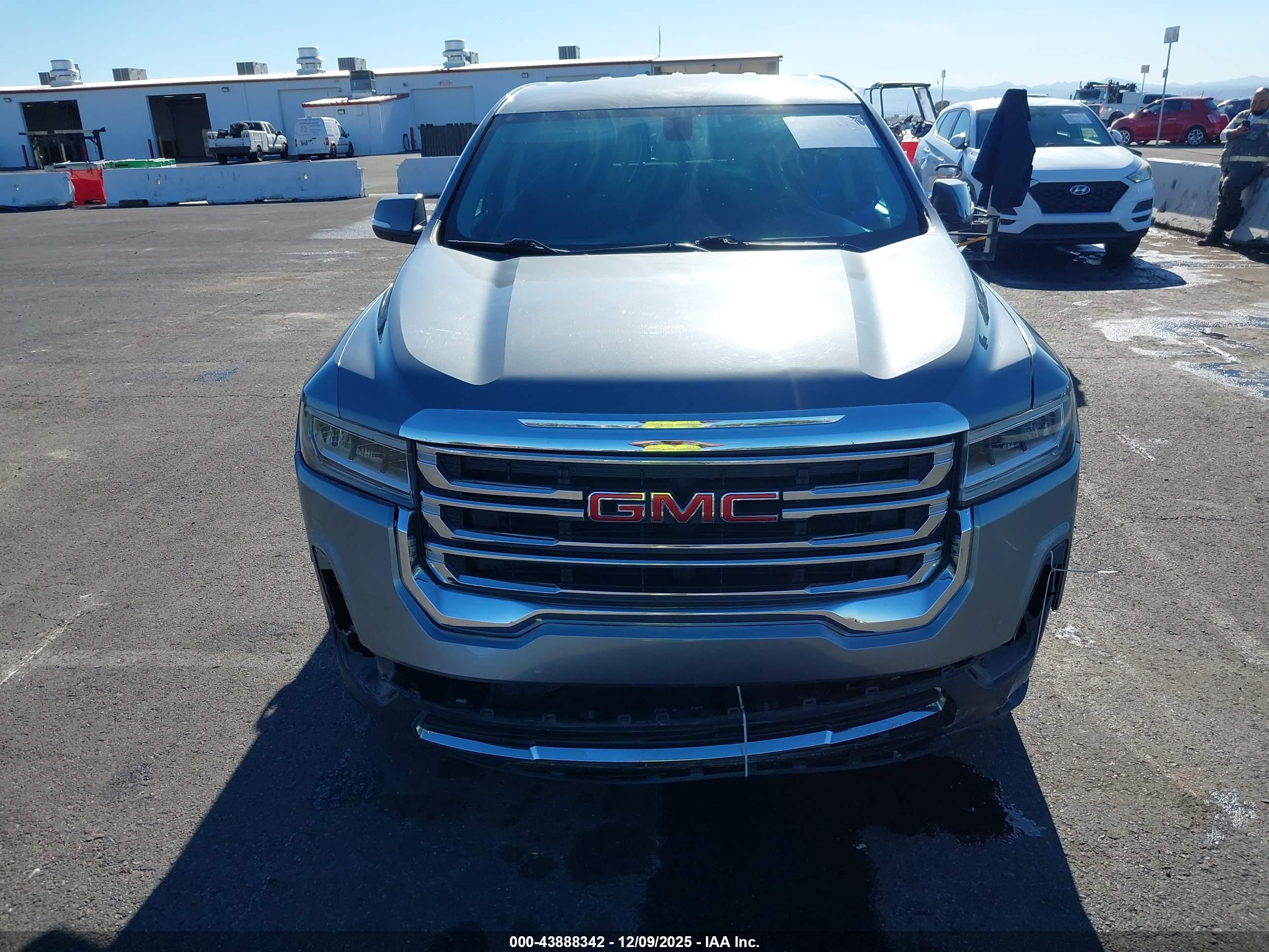 GMC ACADIA image 6