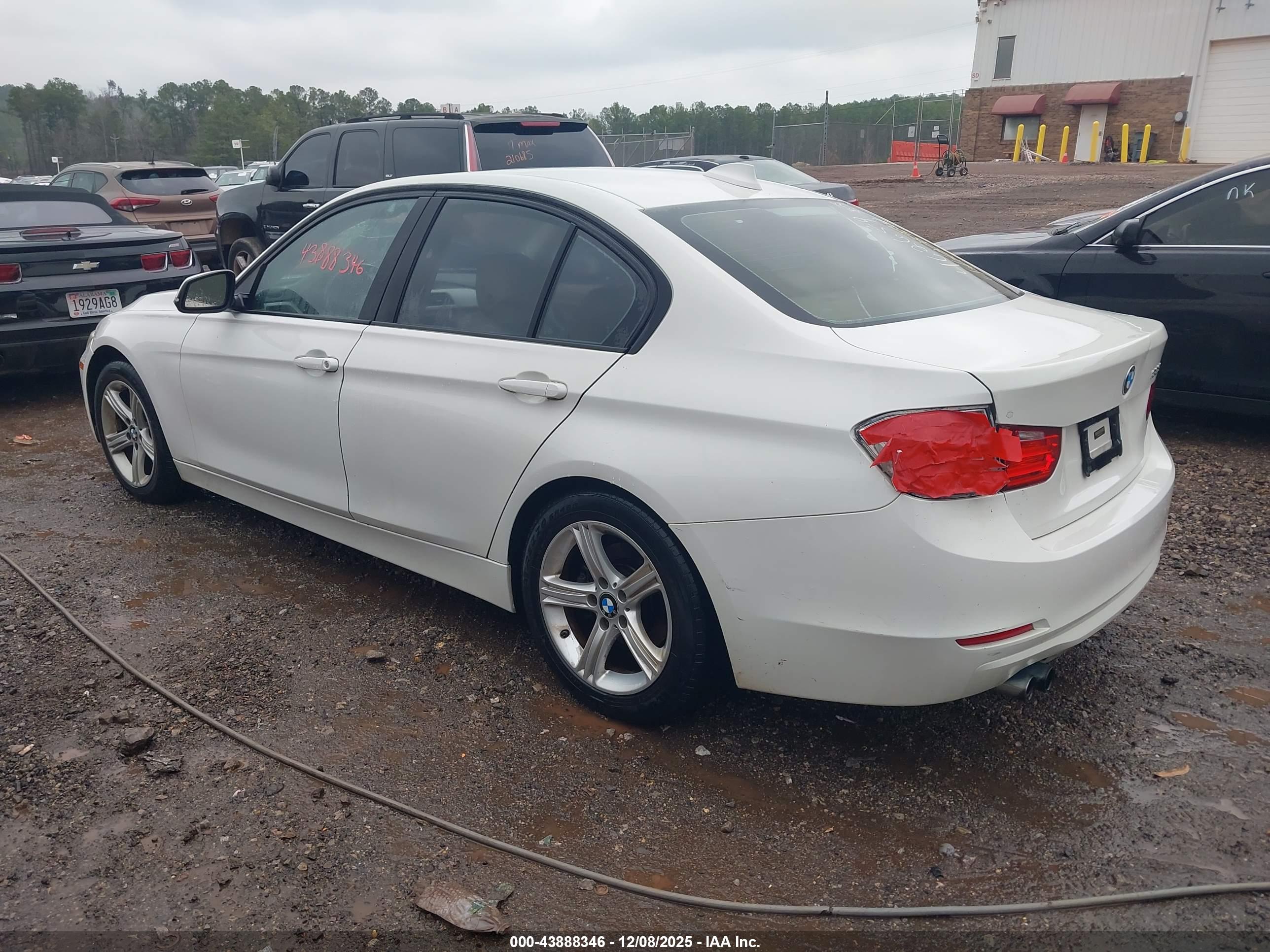 BMW 328I image 3