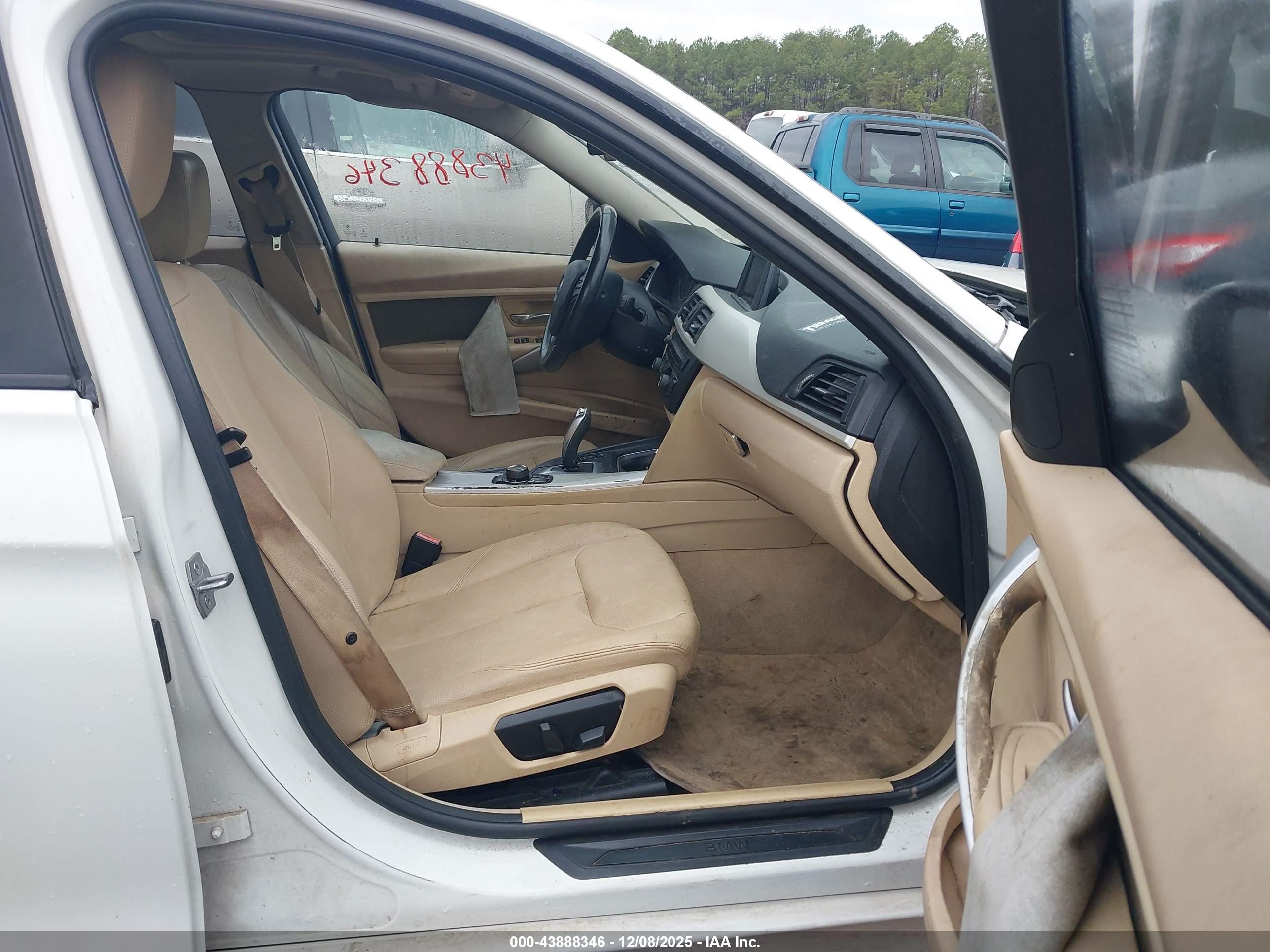 BMW 328I image 5