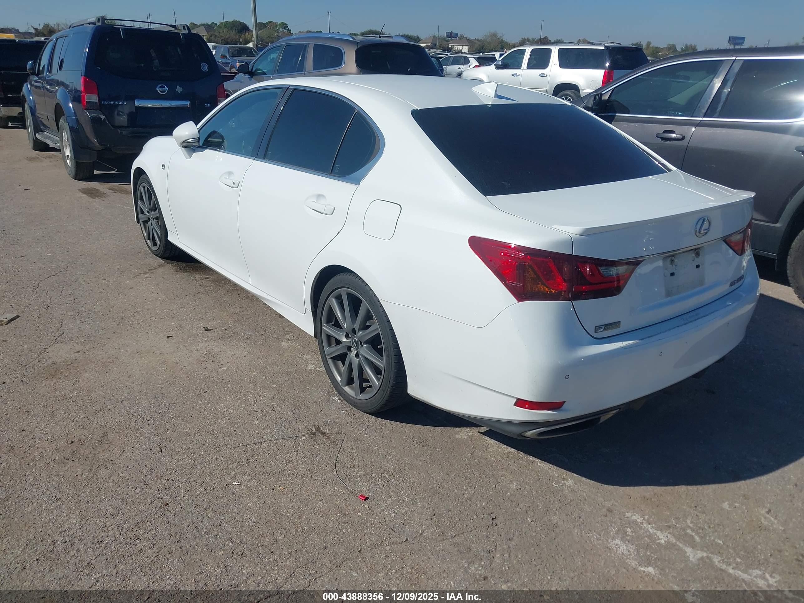 LEXUS GS image 3