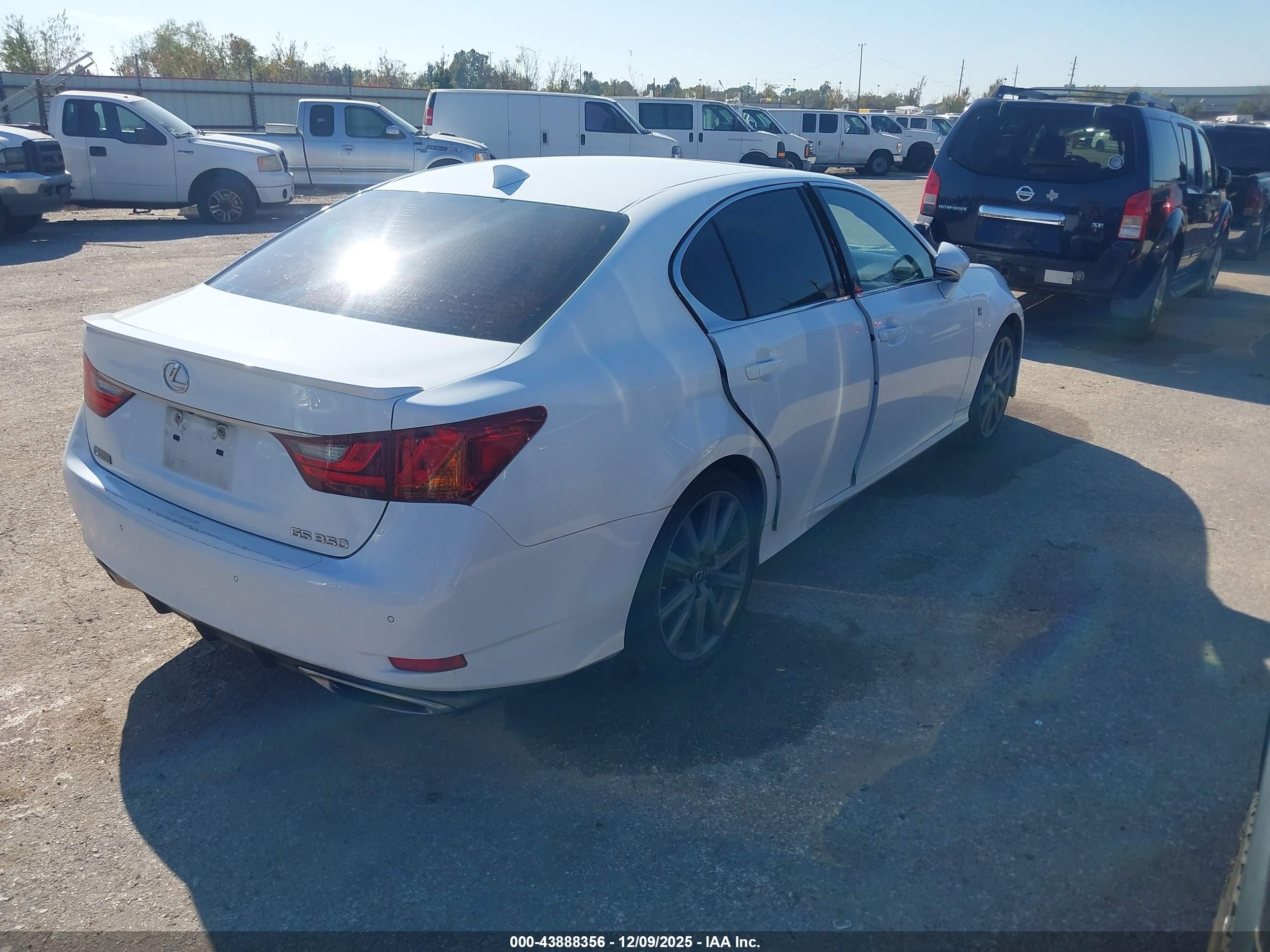 LEXUS GS image 4
