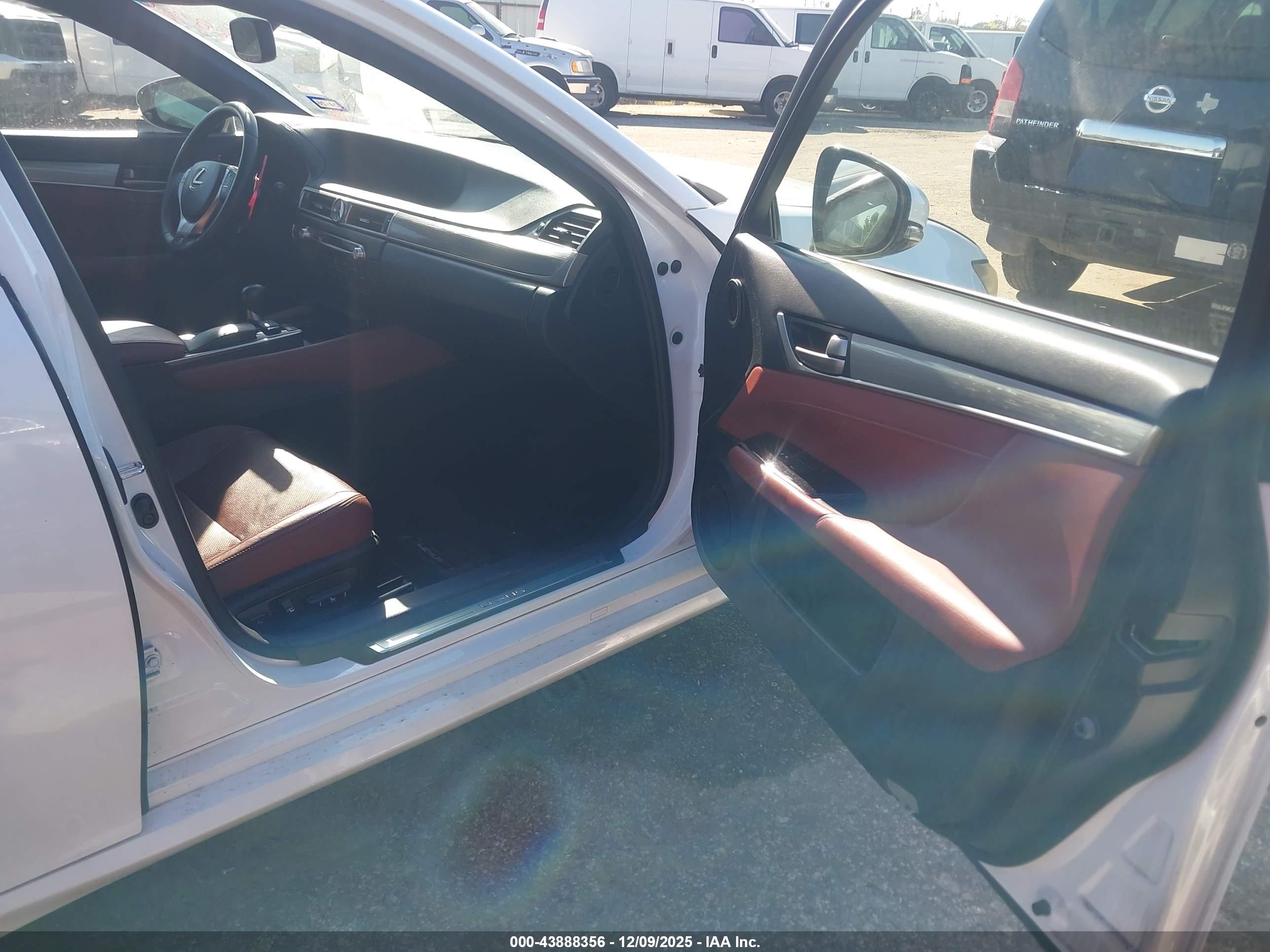 LEXUS GS image 5