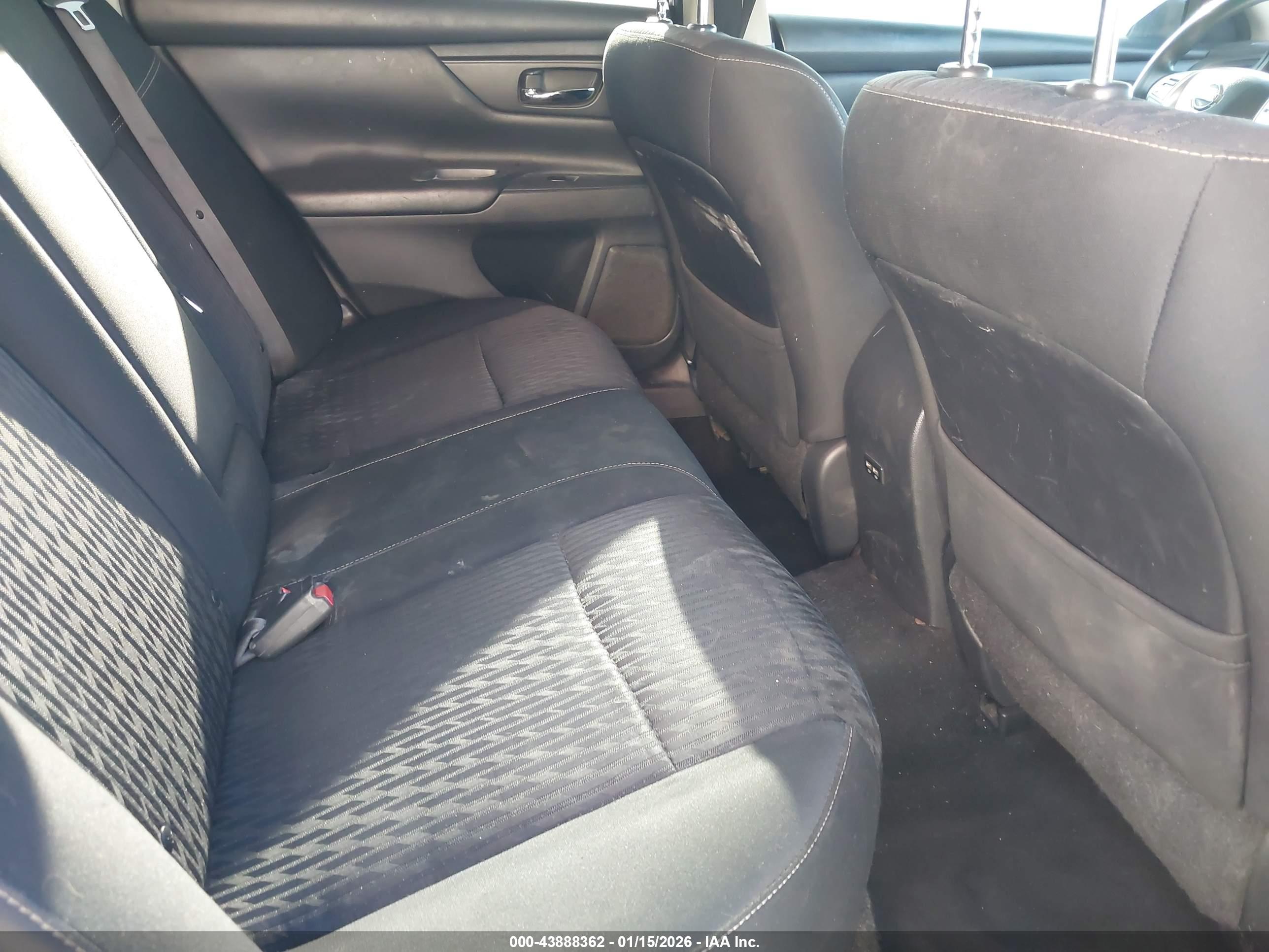 NISSAN ALTIMA image 8