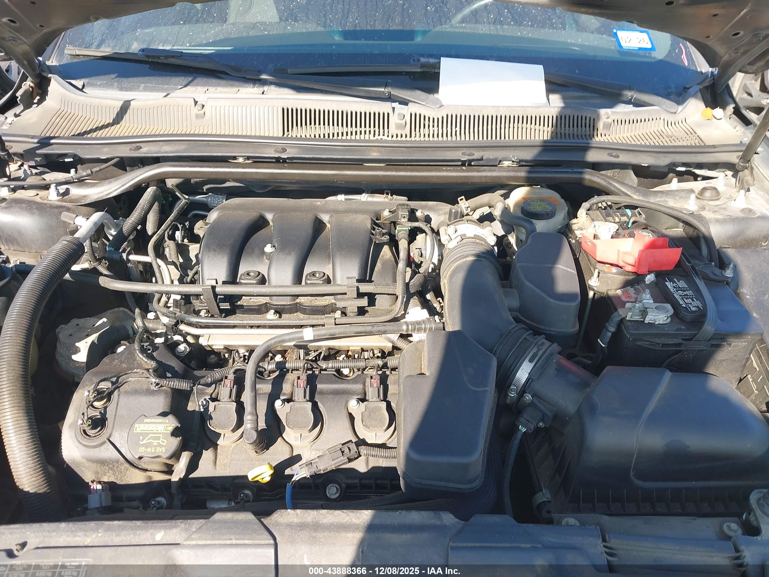FORD TAURUS image 10