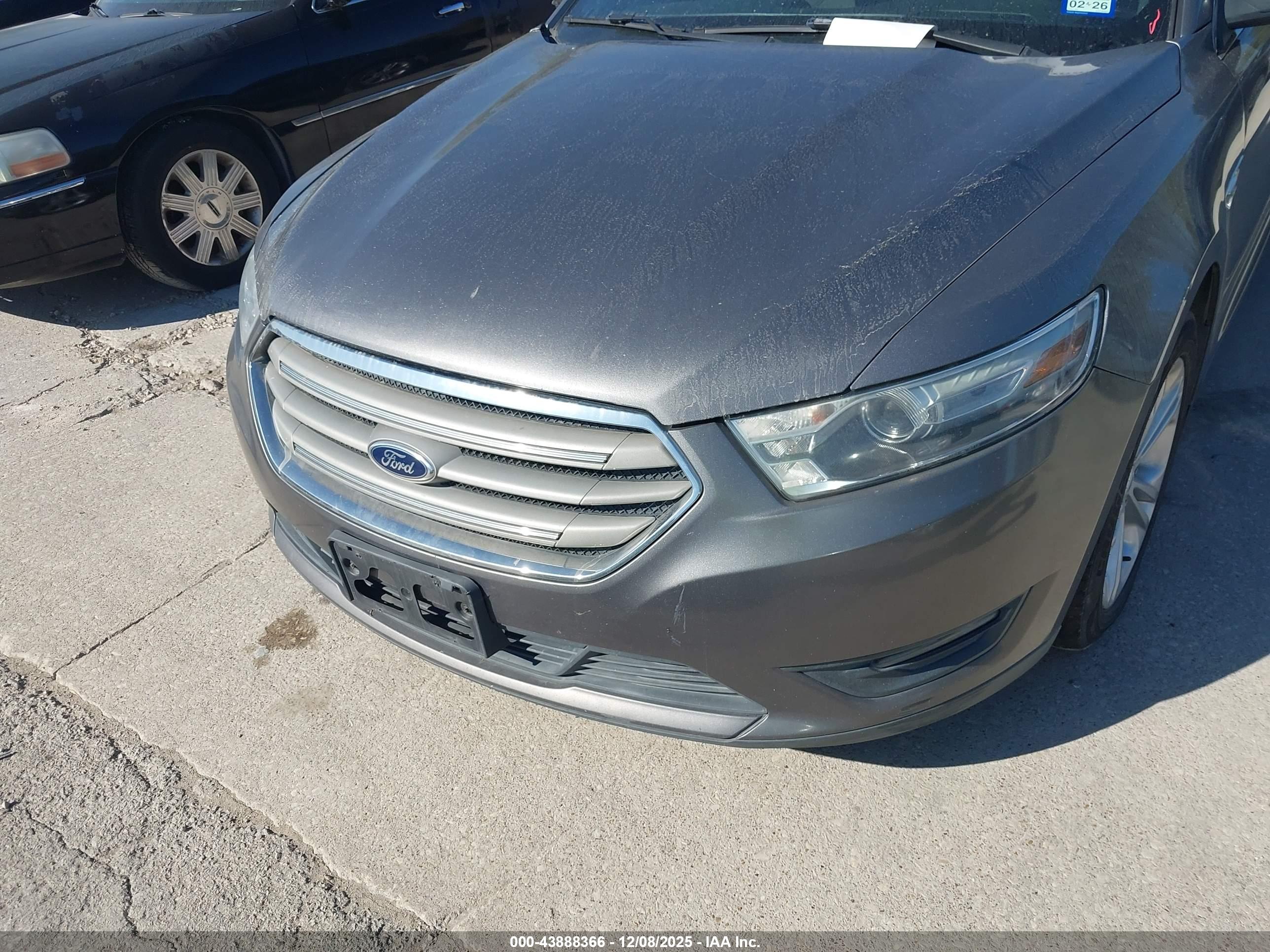FORD TAURUS image 6