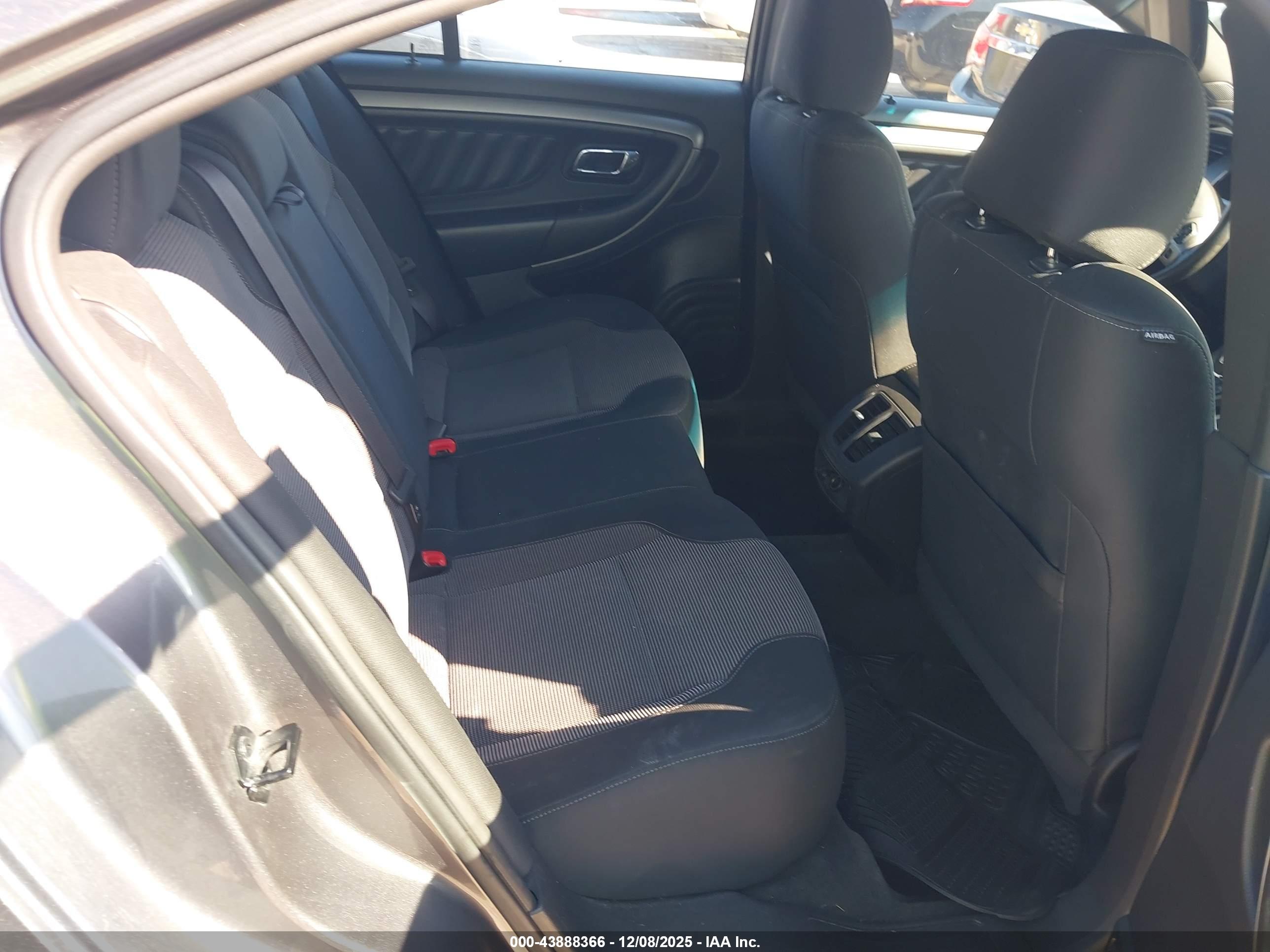 FORD TAURUS image 8