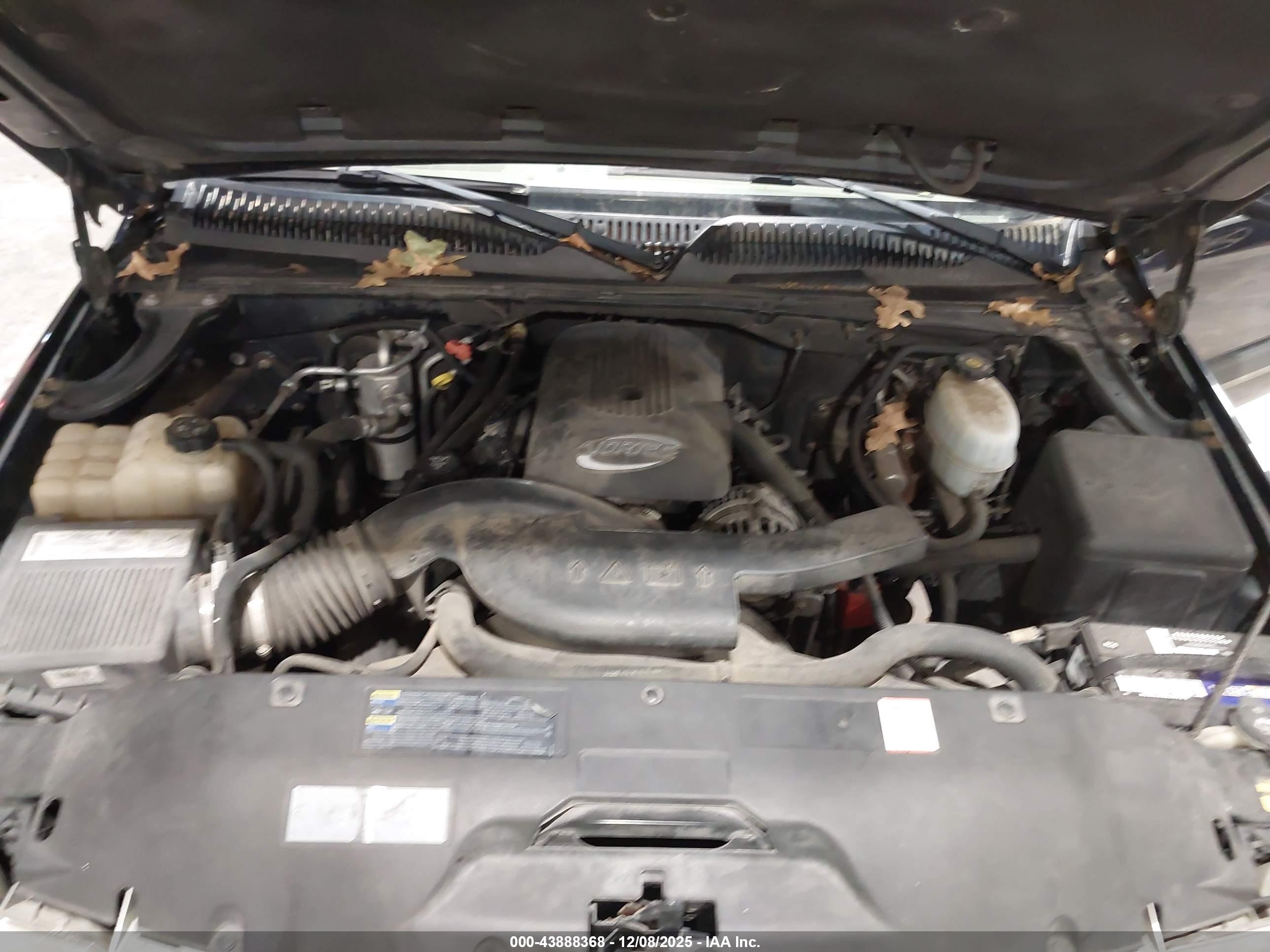 CHEVROLET SUBURBAN image 10
