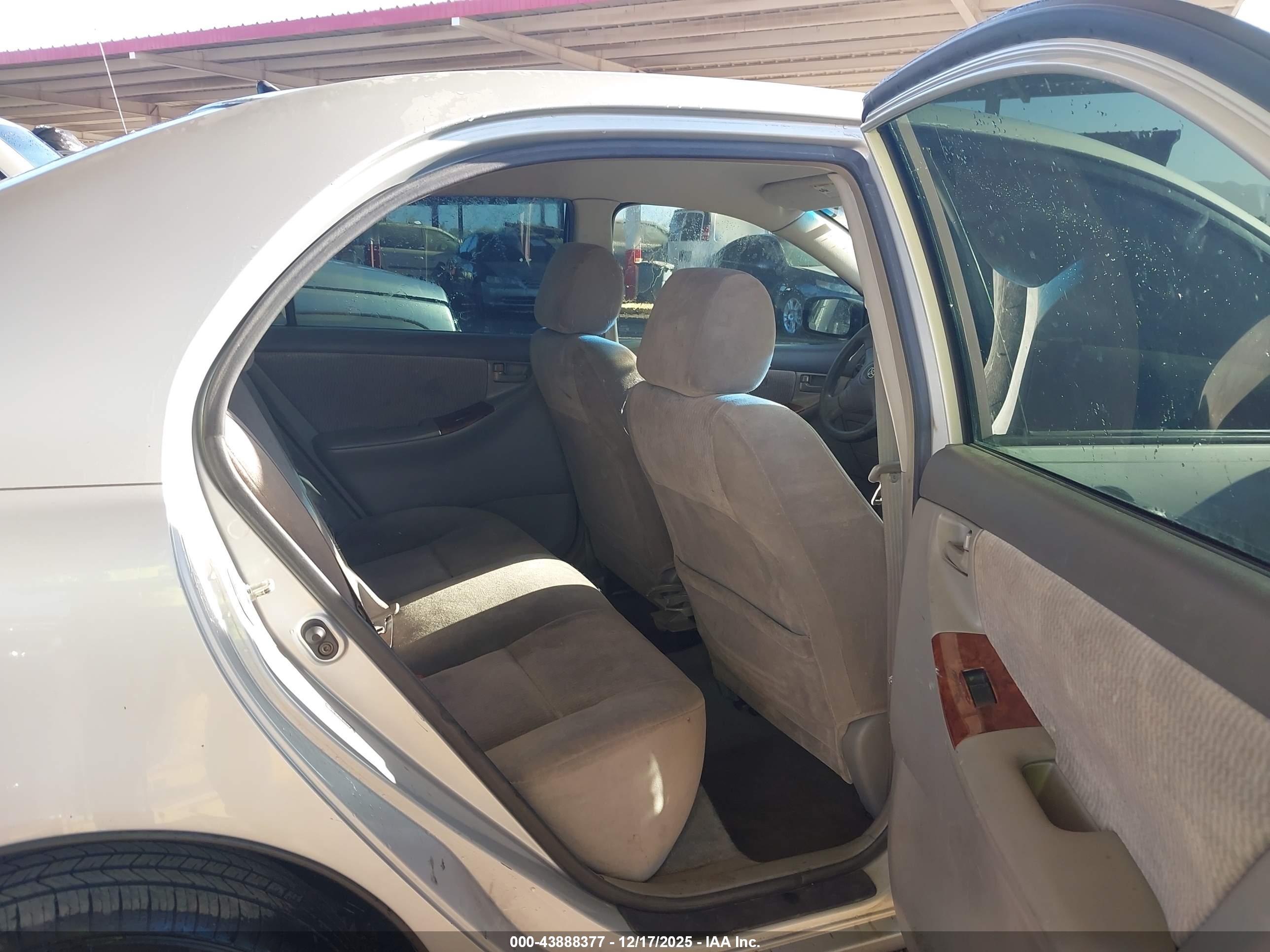 TOYOTA COROLLA image 8