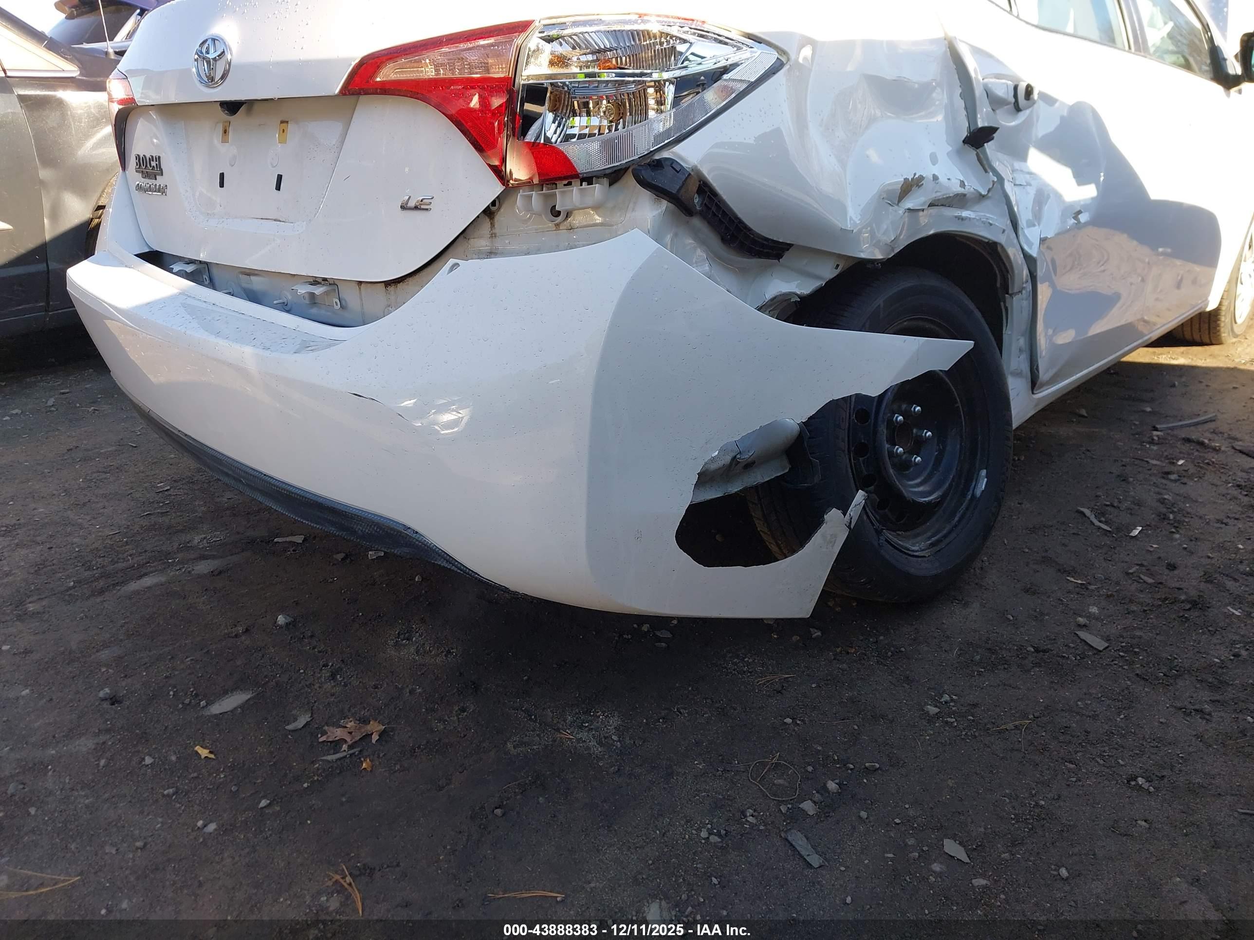 TOYOTA COROLLA image 6