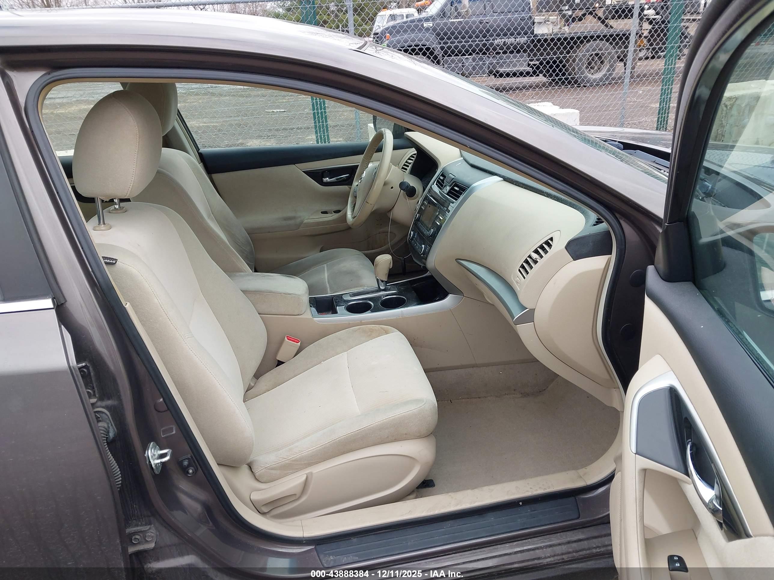 NISSAN ALTIMA image 5