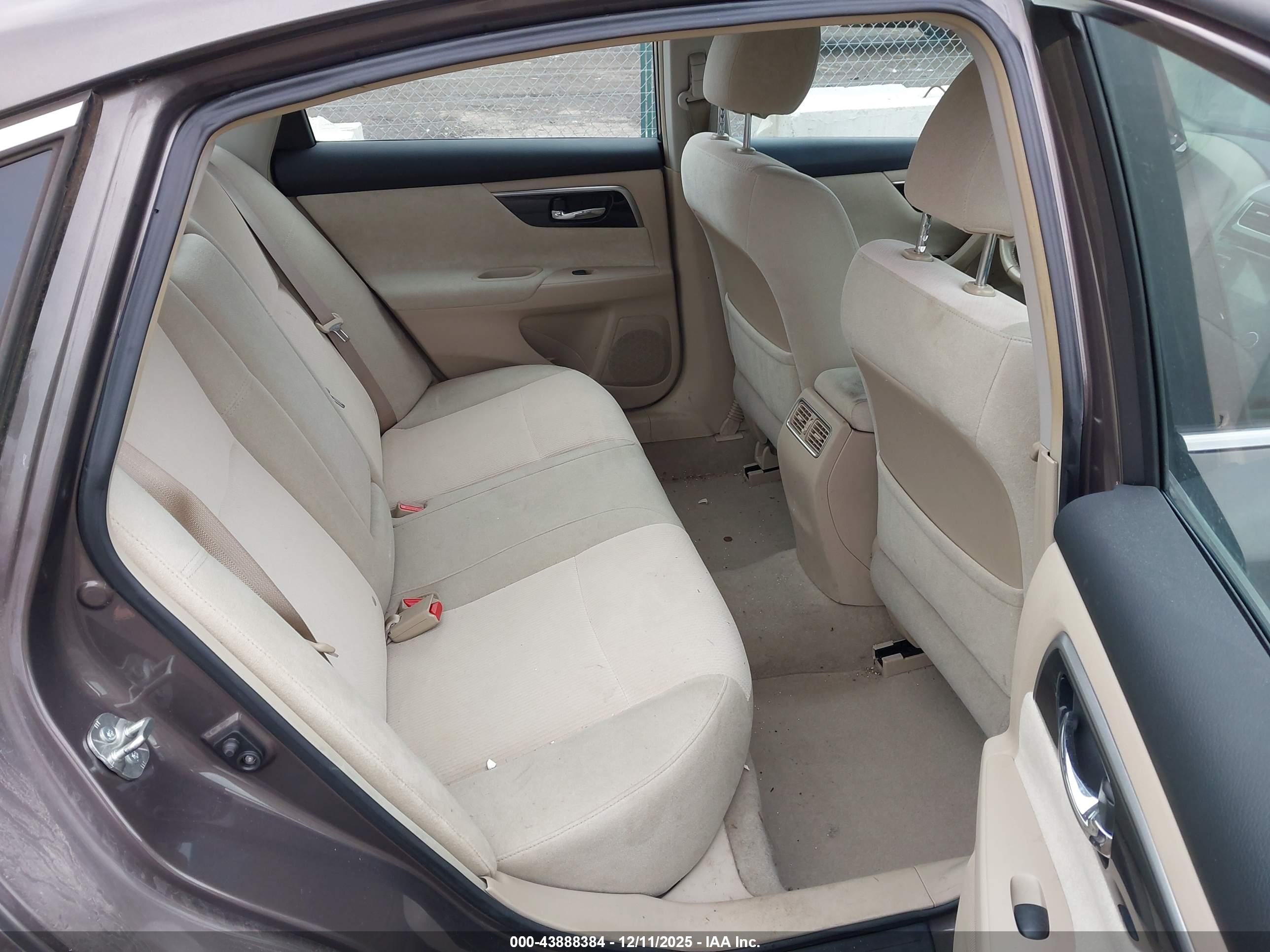 NISSAN ALTIMA image 8