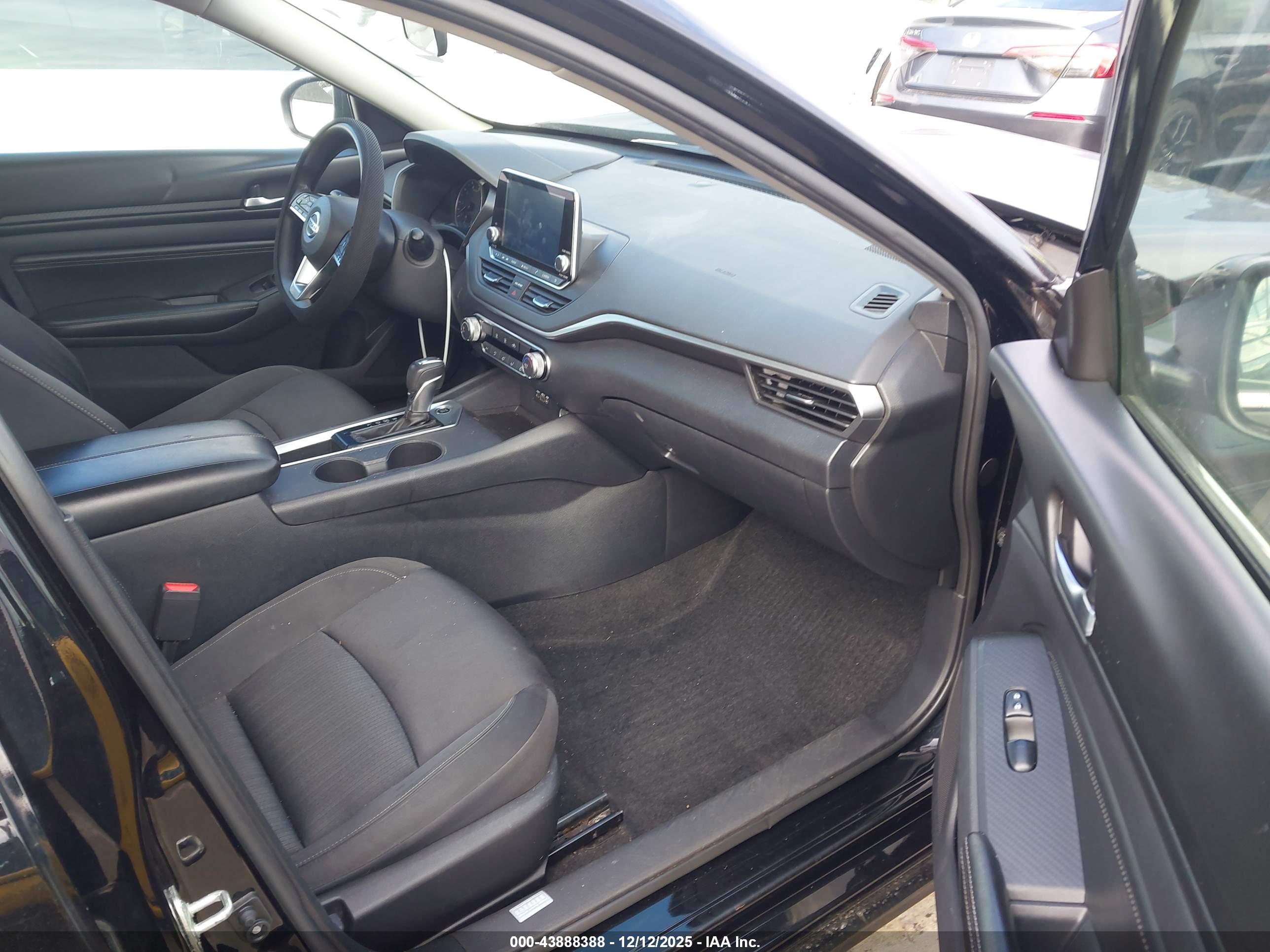 NISSAN ALTIMA image 5