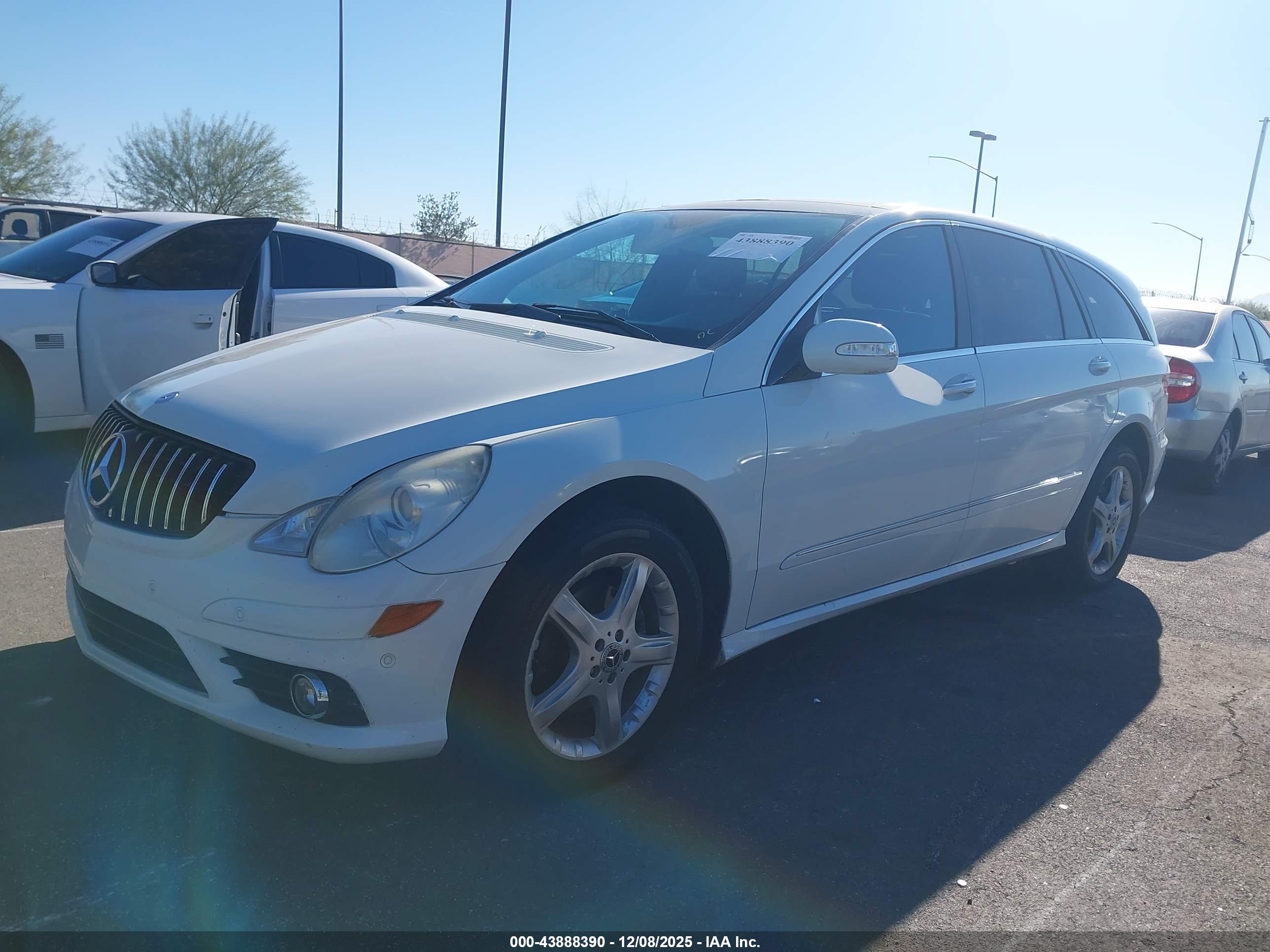 MERCEDES-BENZ R image 2