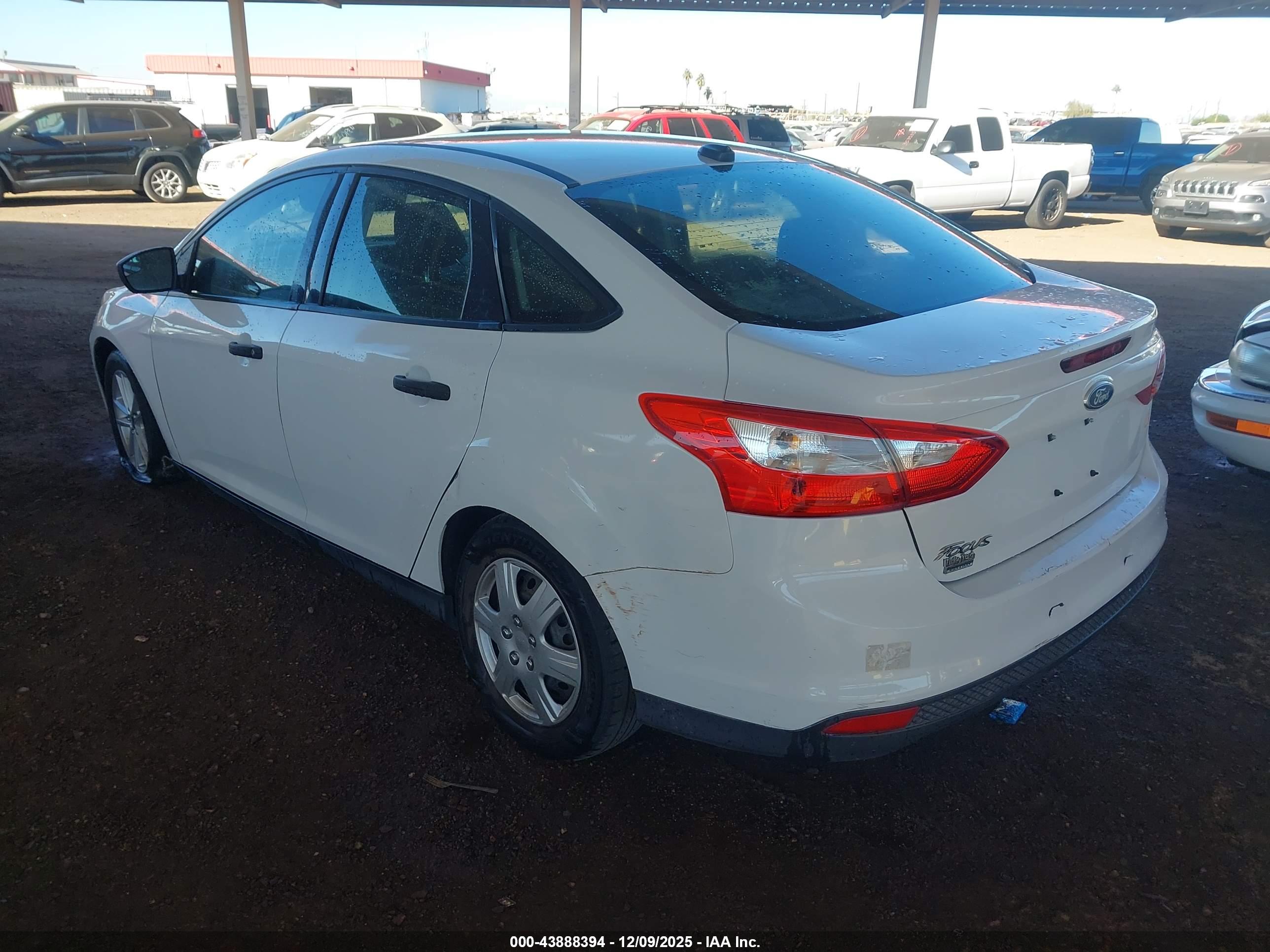 FORD FOCUS image 3