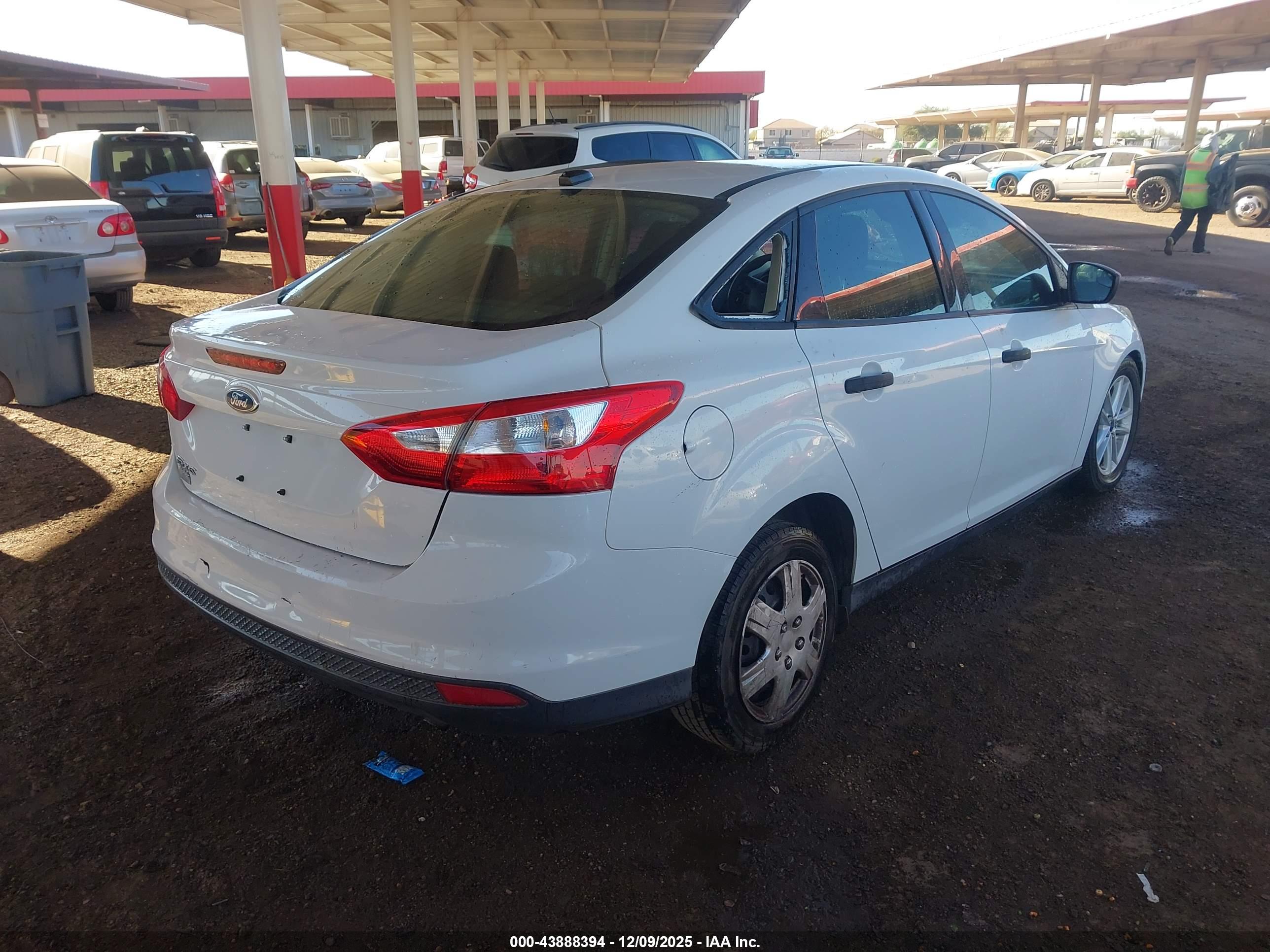 FORD FOCUS image 4