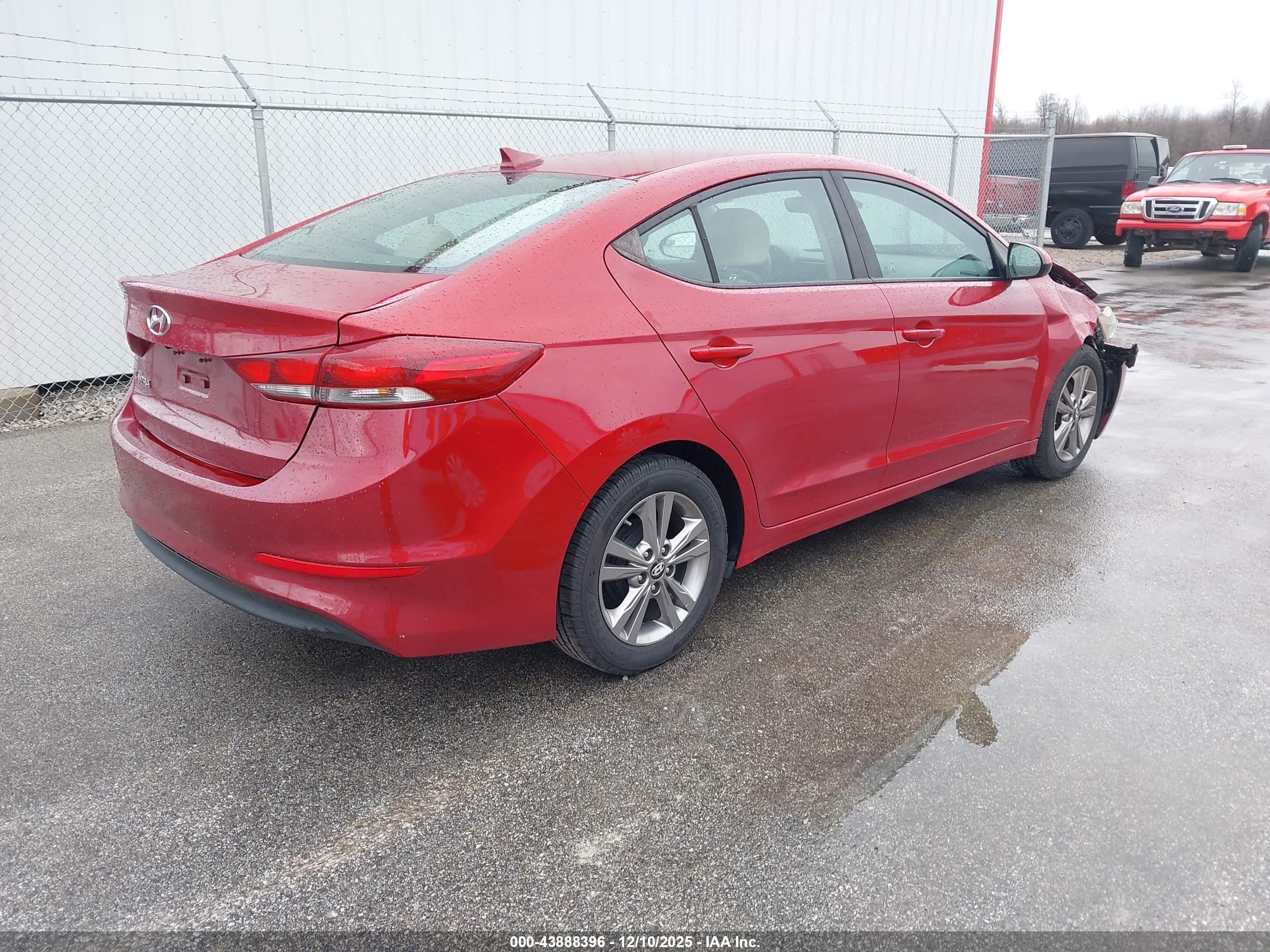 HYUNDAI ELANTRA image 4