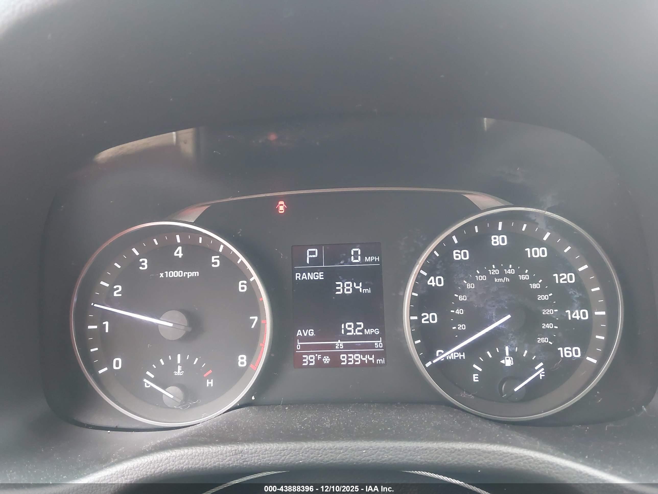 HYUNDAI ELANTRA image 7