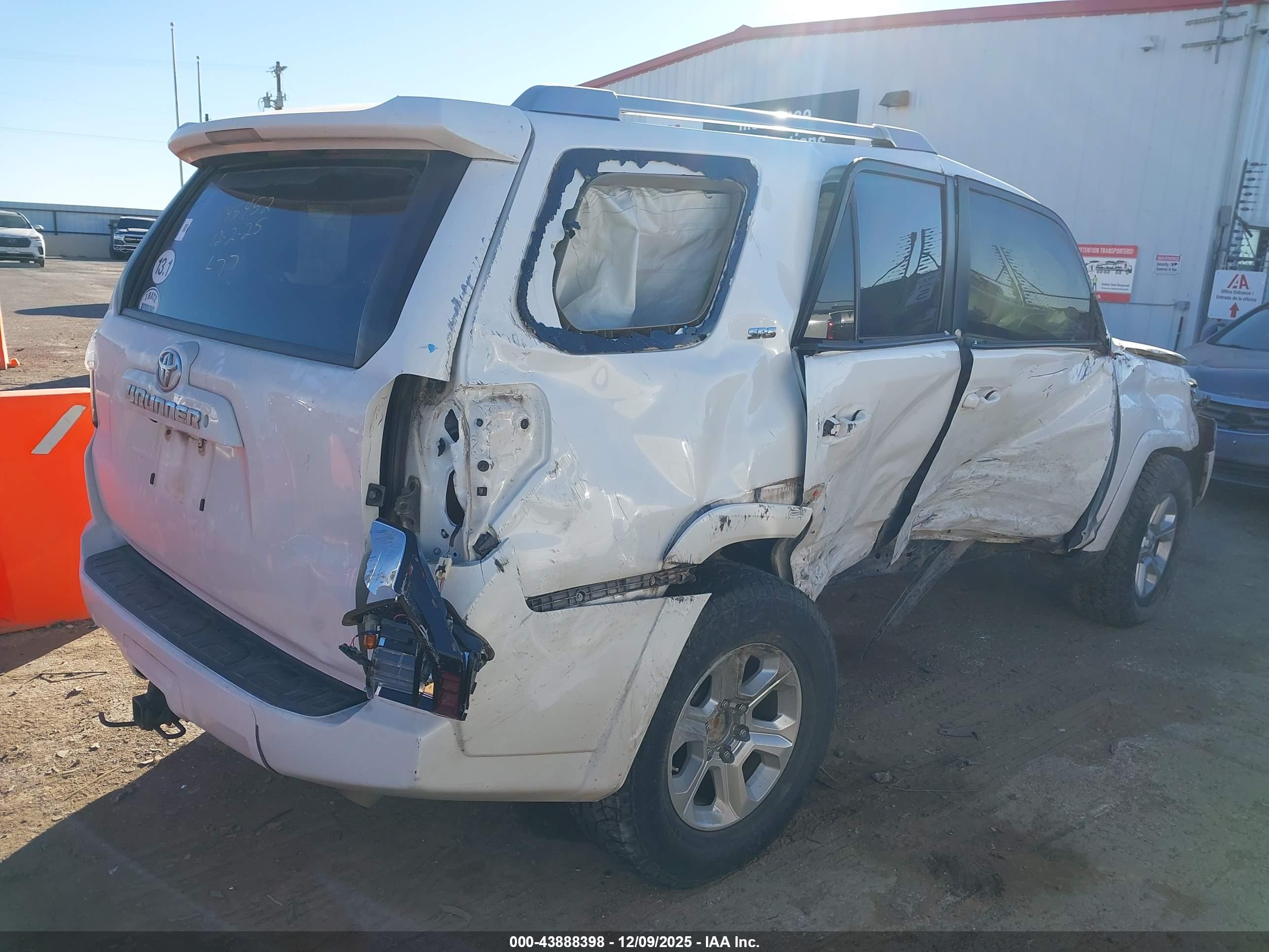 TOYOTA 4RUNNER image 4
