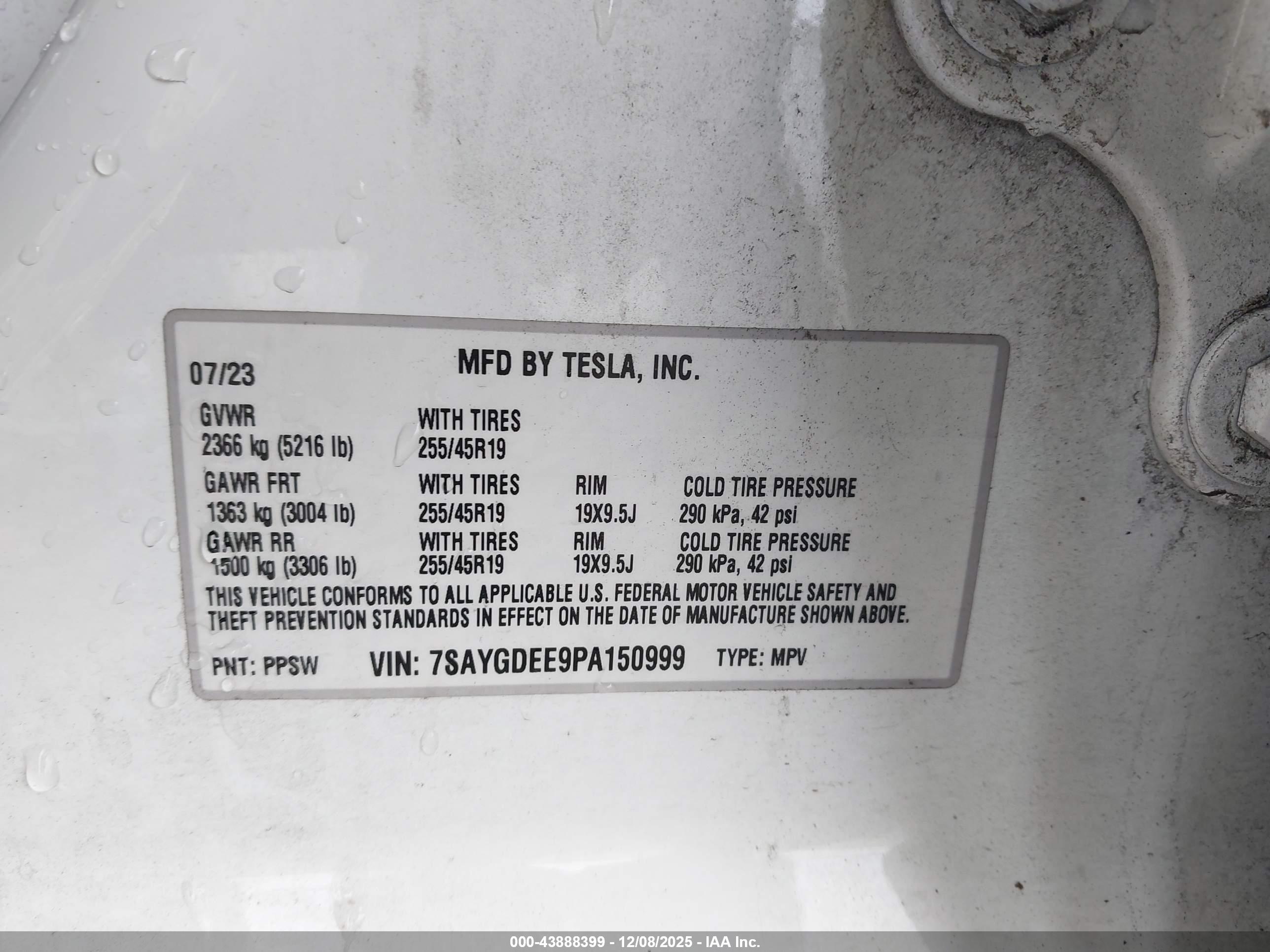 TESLA MODEL image 9