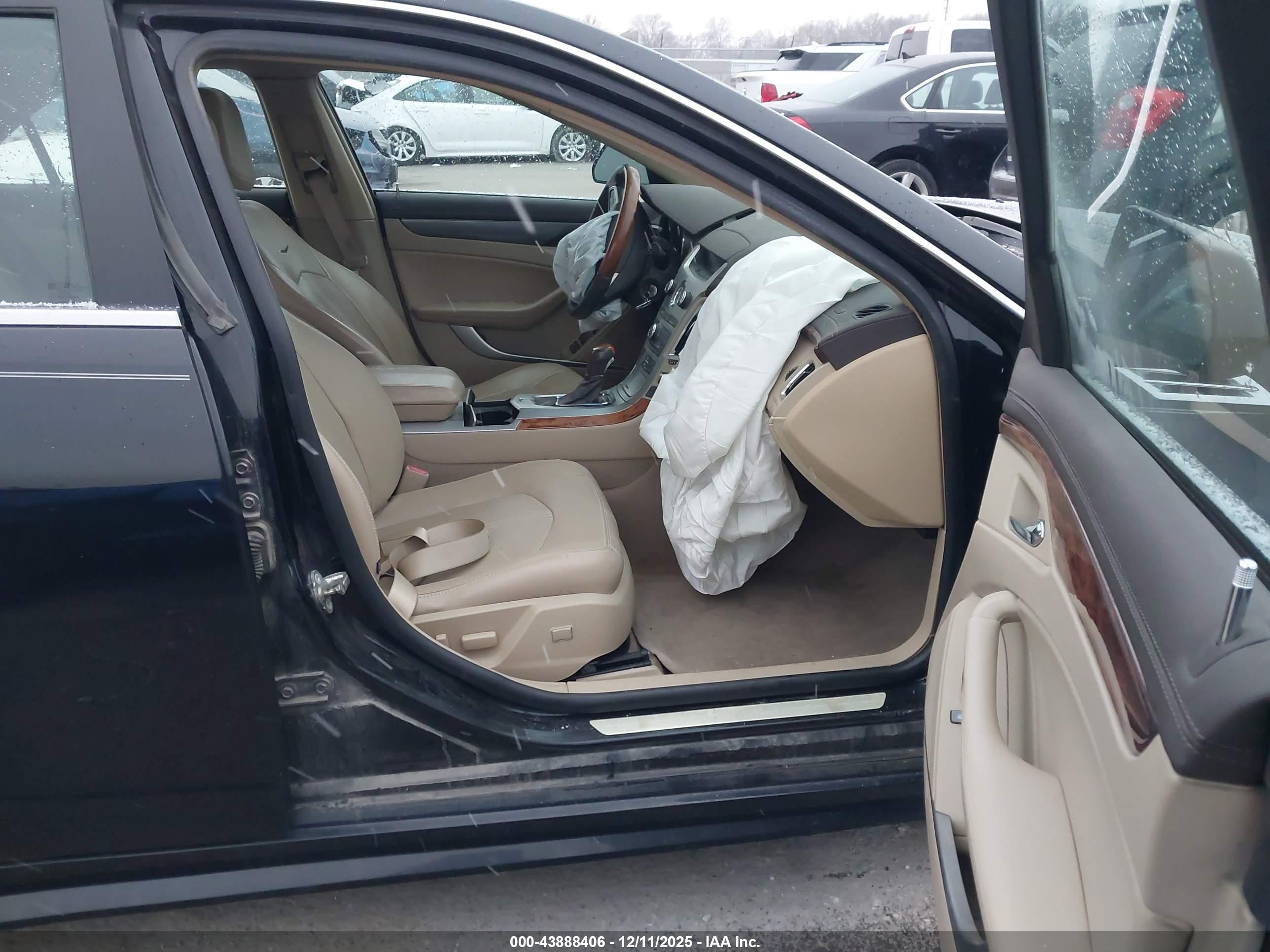 CADILLAC CTS image 5