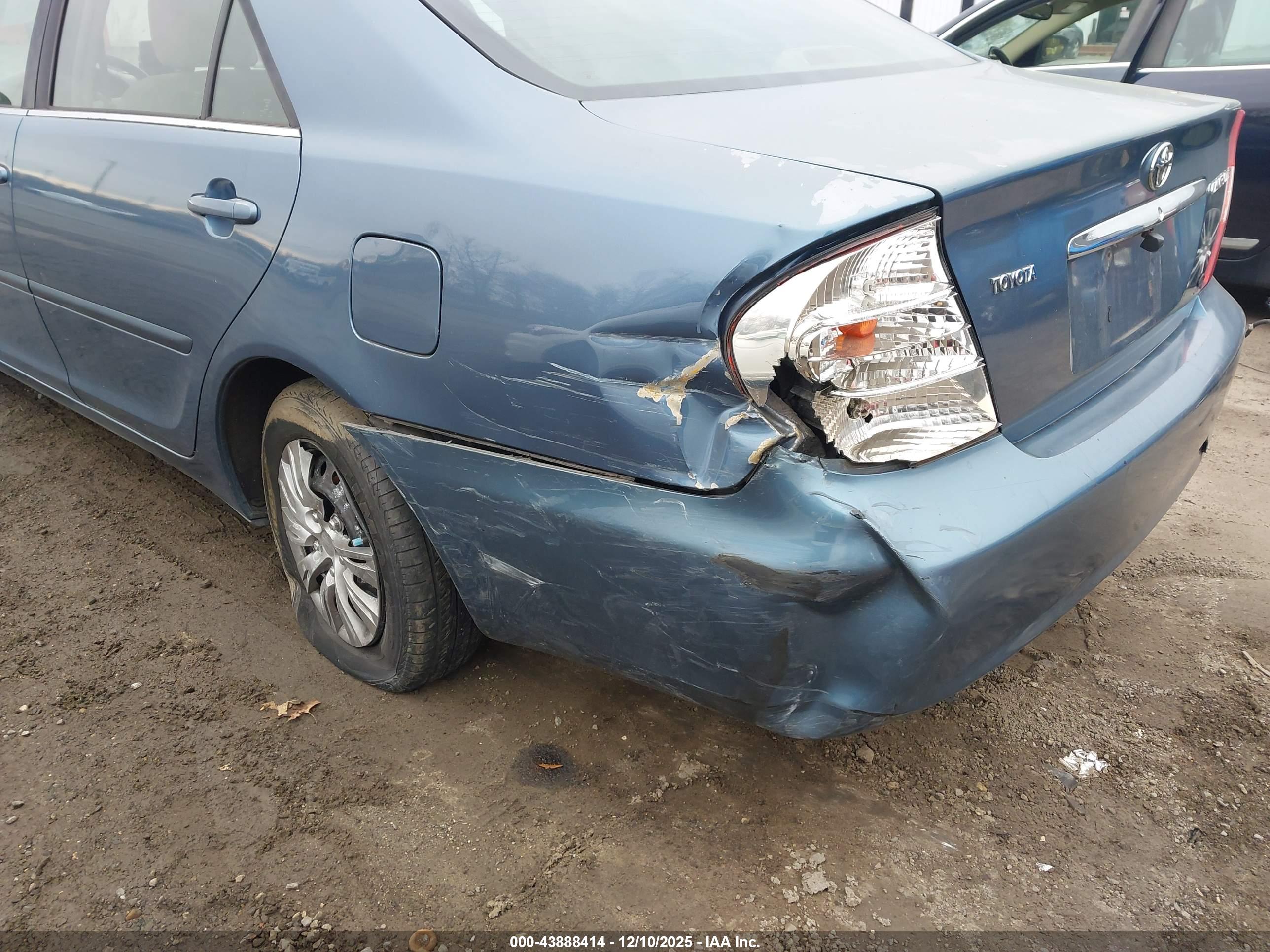 TOYOTA CAMRY image 6