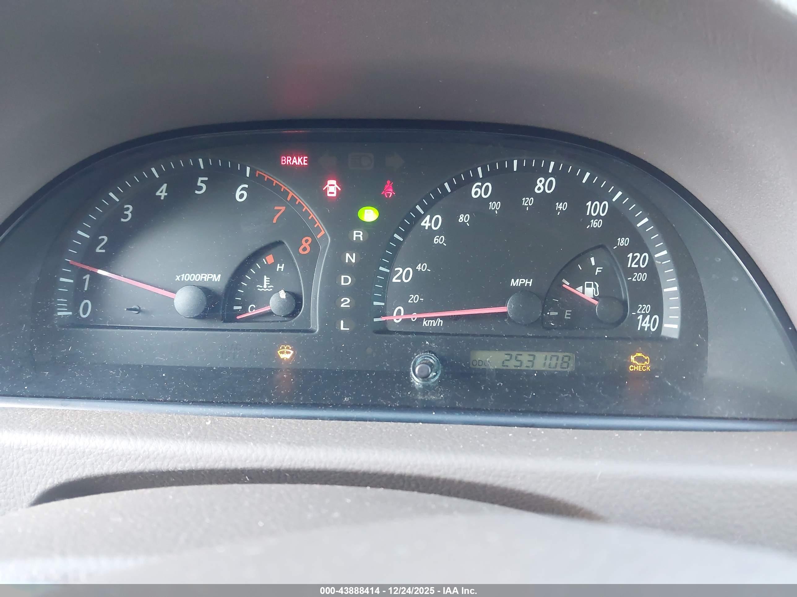 TOYOTA CAMRY image 7