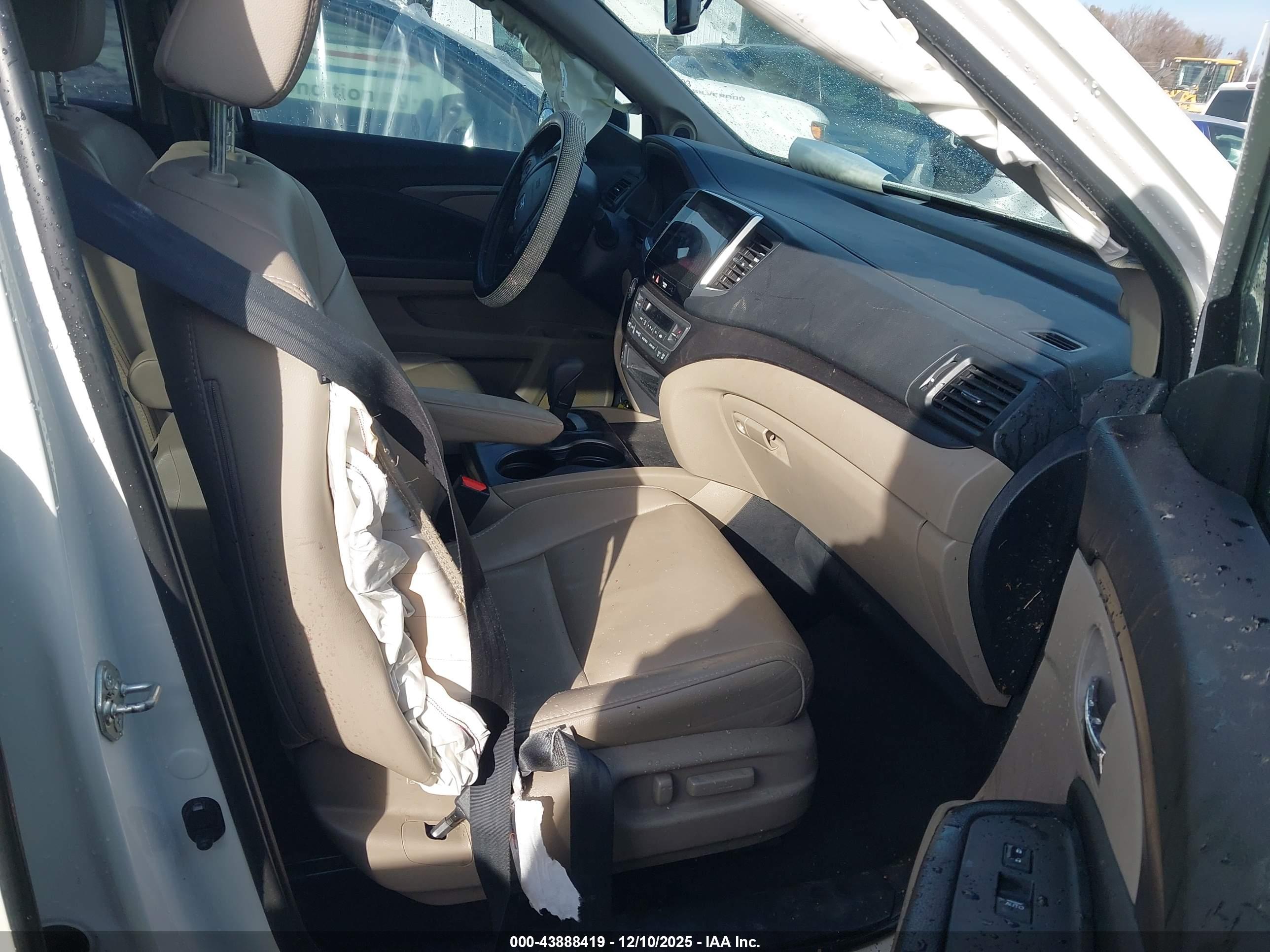 HONDA PILOT image 5