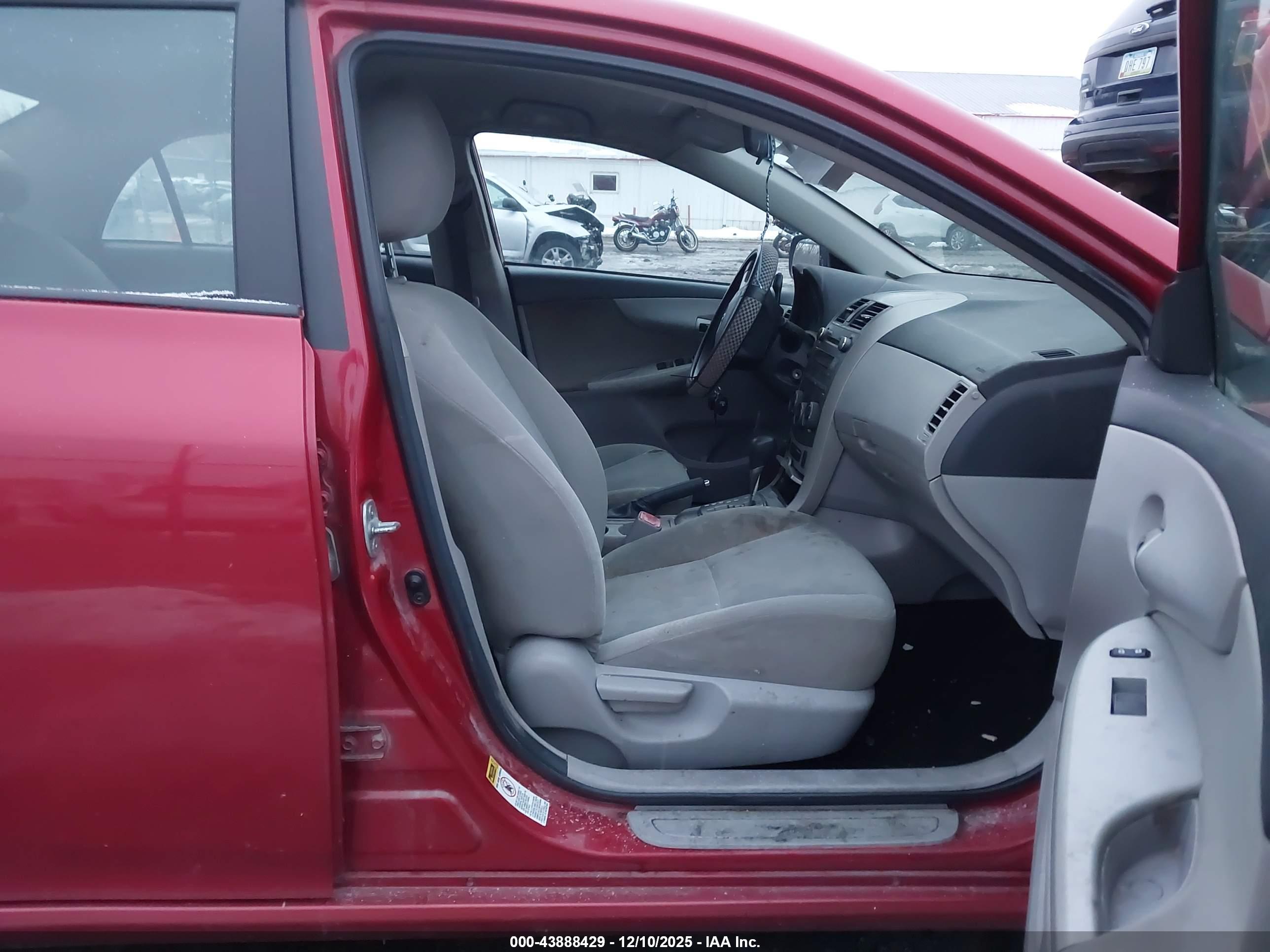 TOYOTA COROLLA image 5