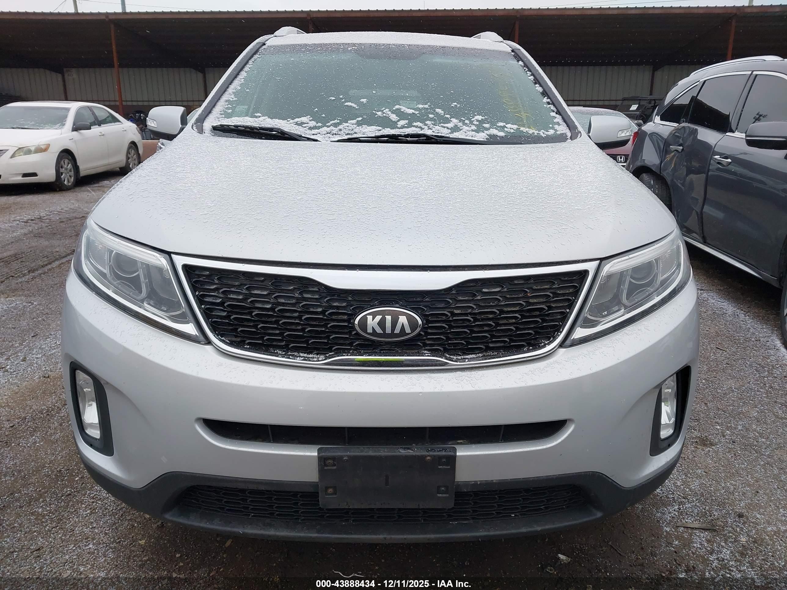 KIA SORENTO image 6