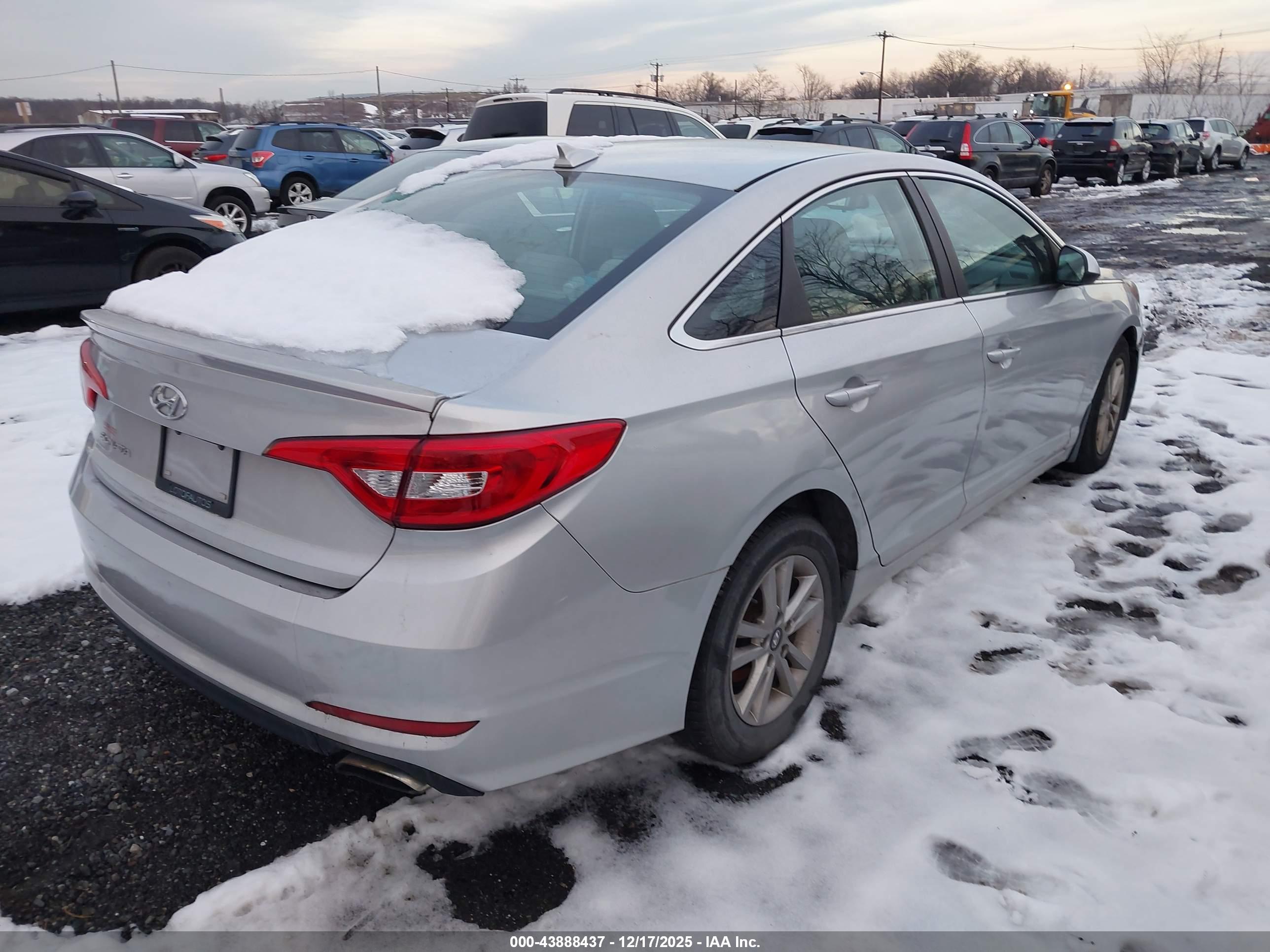 HYUNDAI SONATA image 4