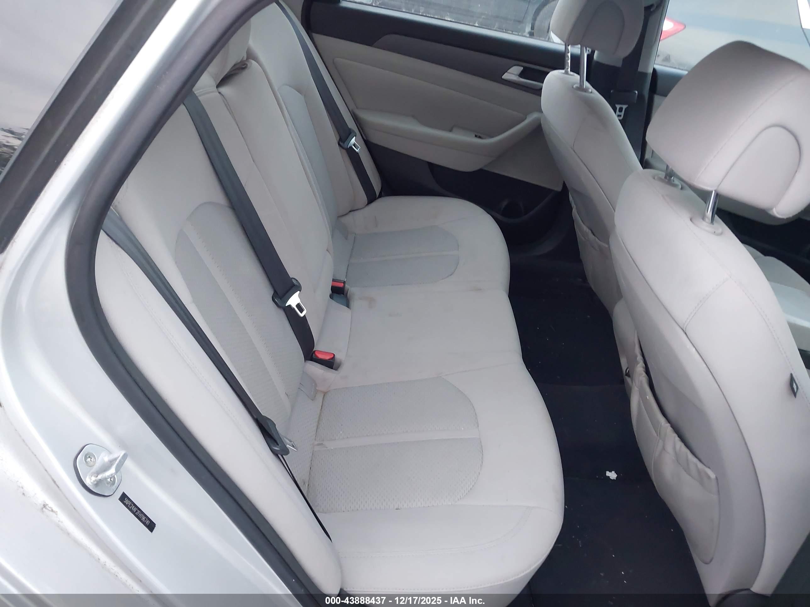 HYUNDAI SONATA image 8