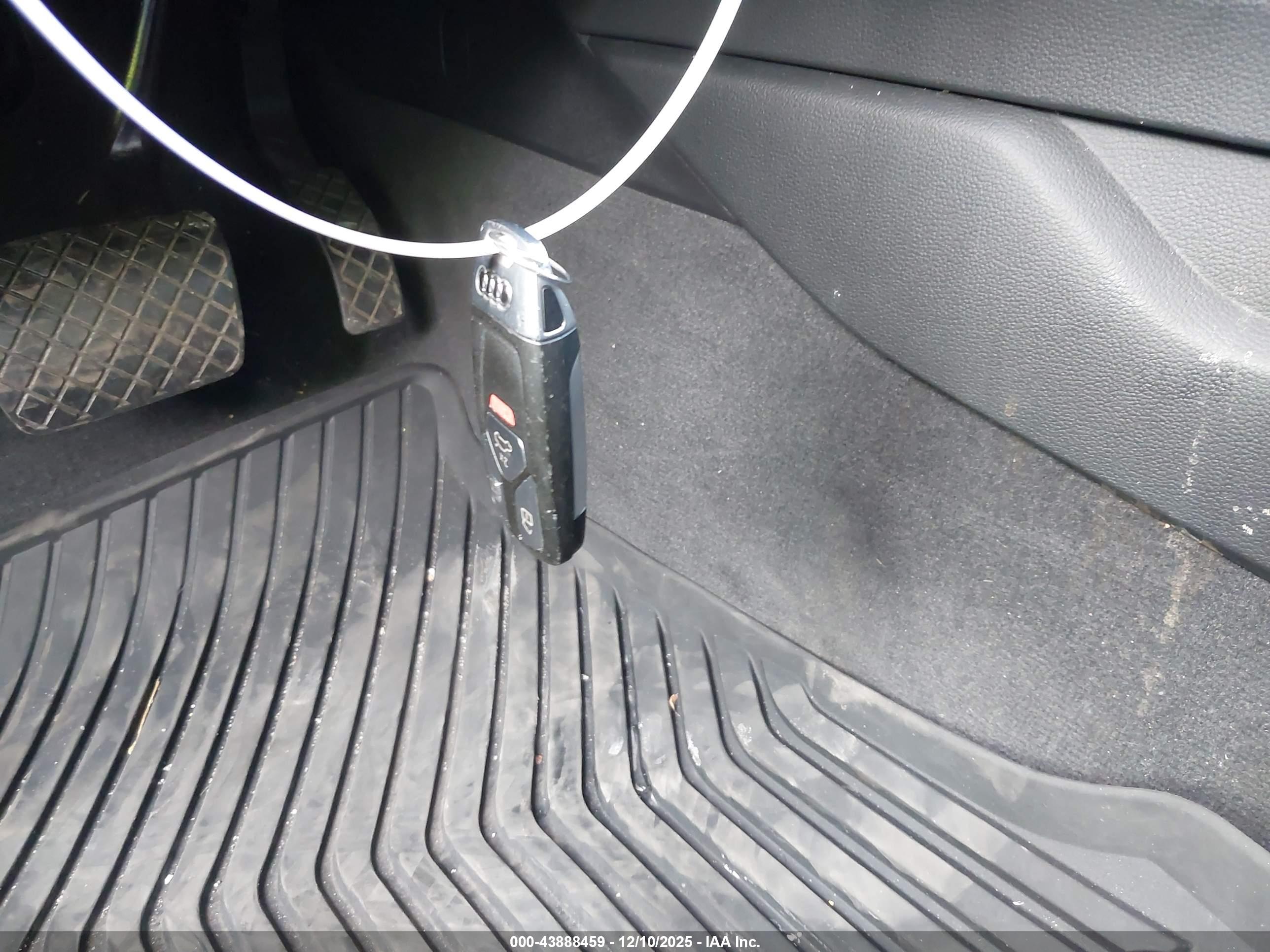 AUDI A4 image 11