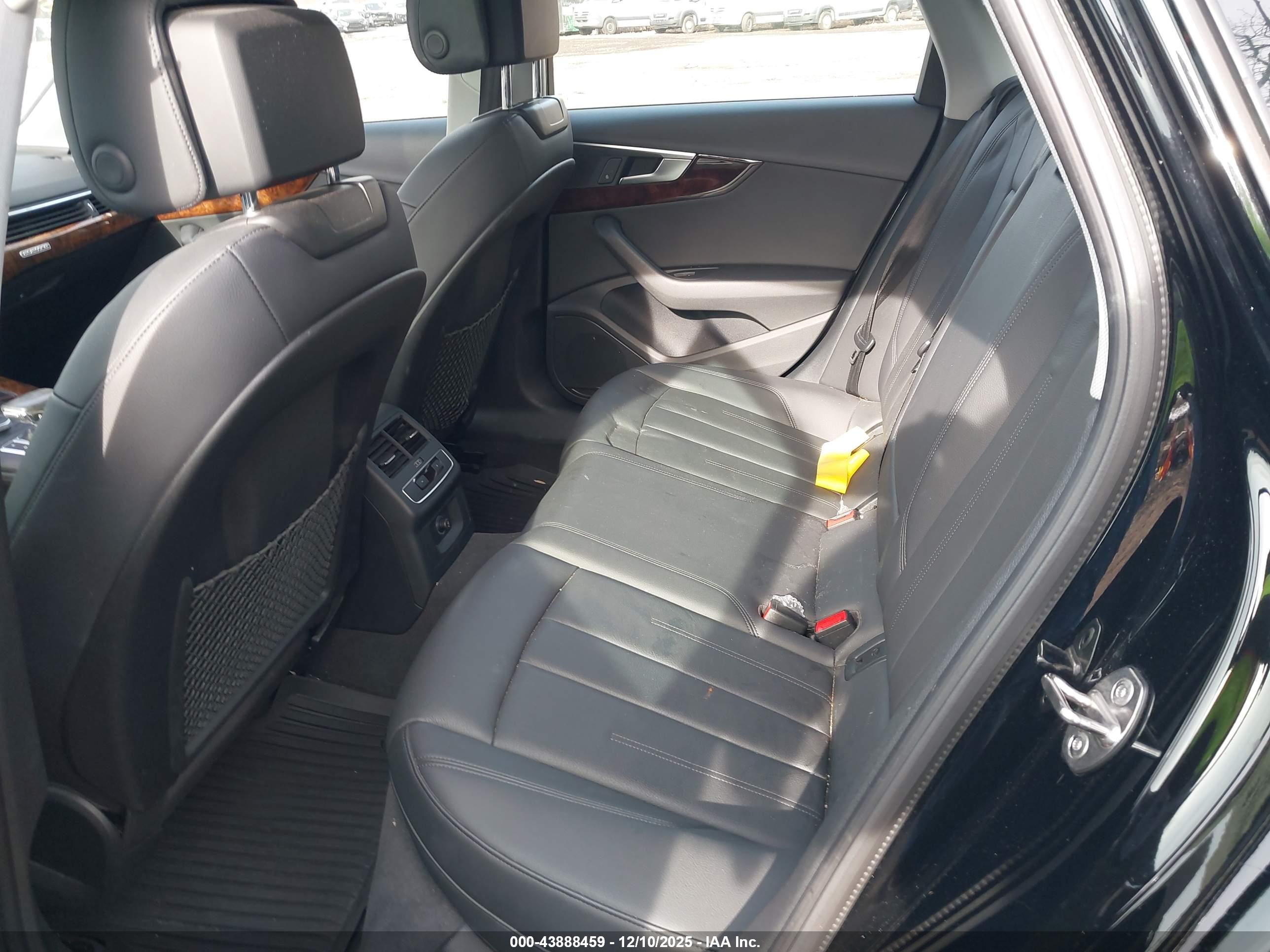 AUDI A4 image 8