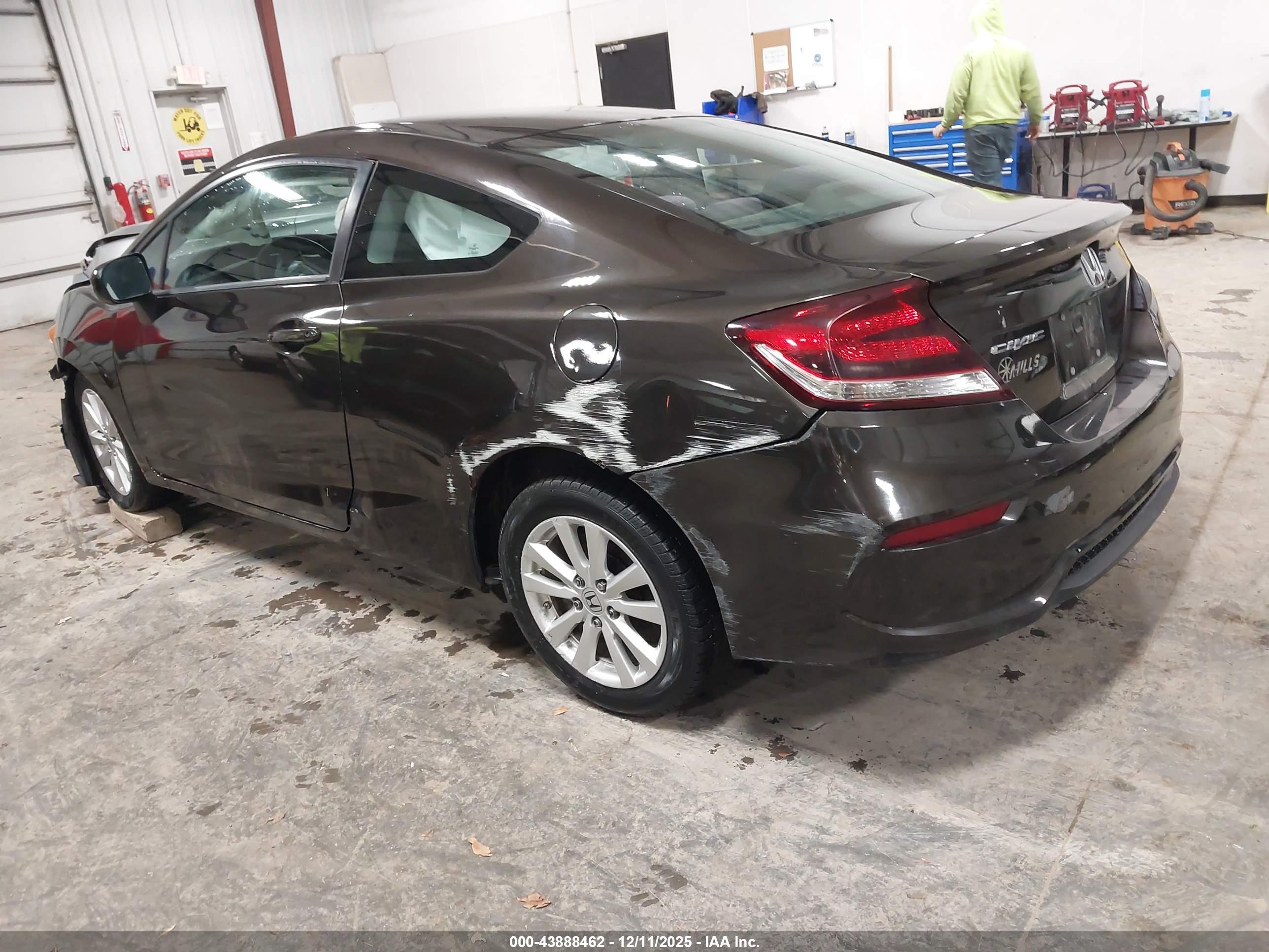 HONDA CIVIC image 3