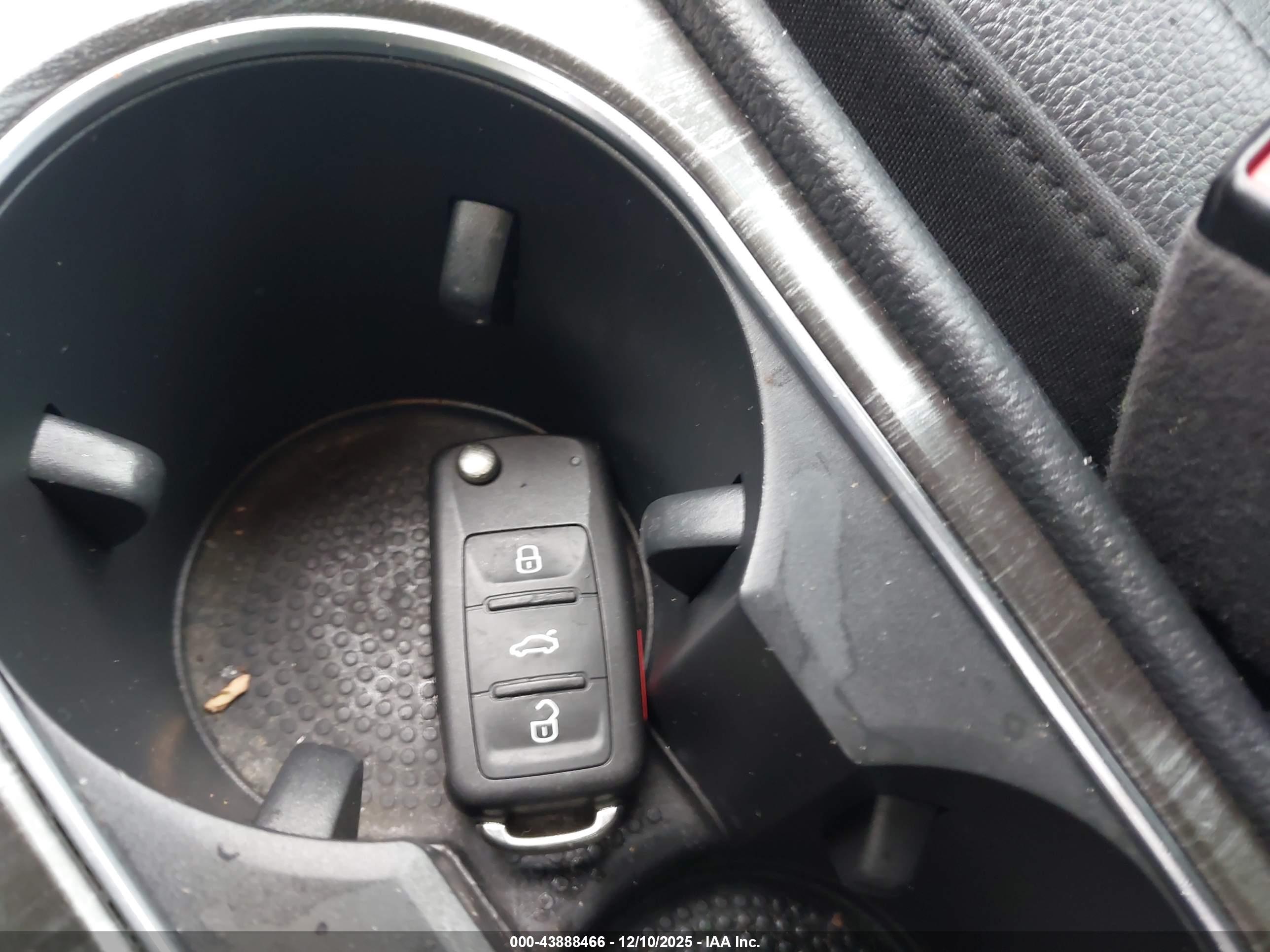 VOLKSWAGEN PASSAT image 11