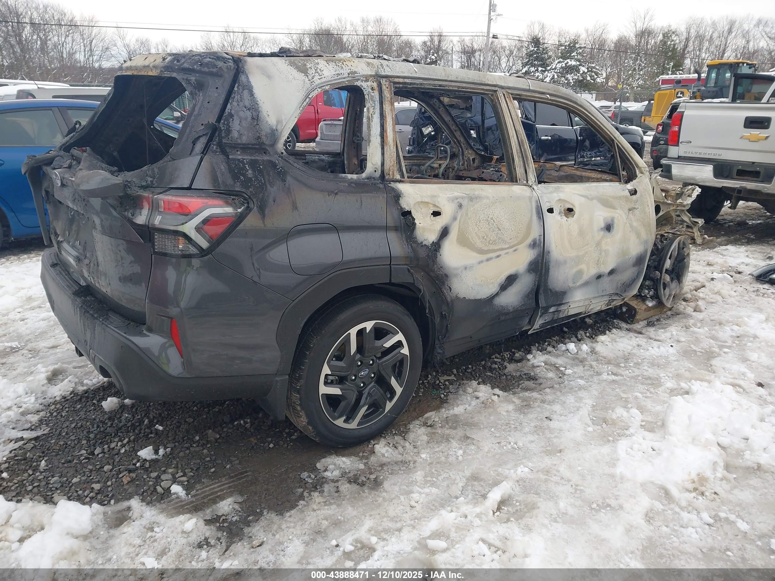 SUBARU FORESTER image 4