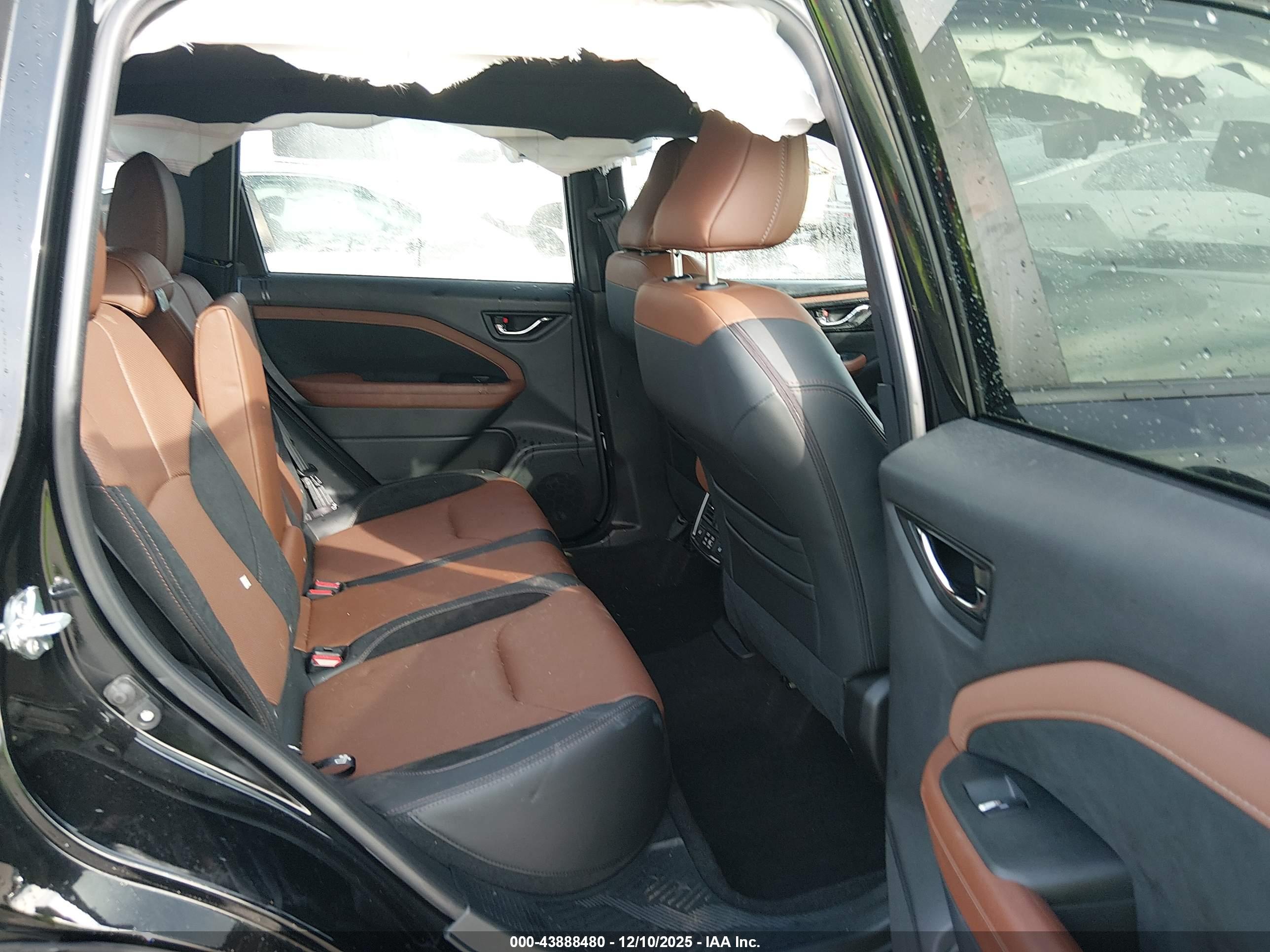 SUBARU FORESTER image 8
