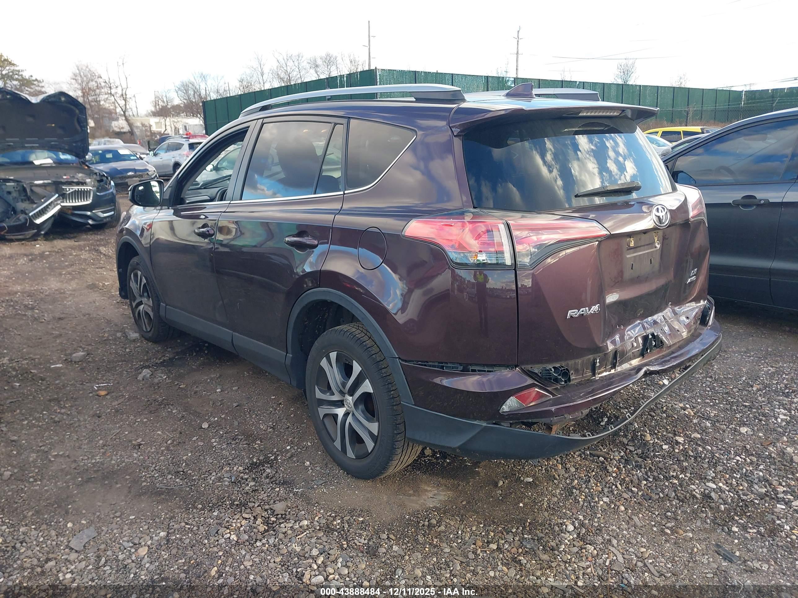 TOYOTA RAV4 image 3