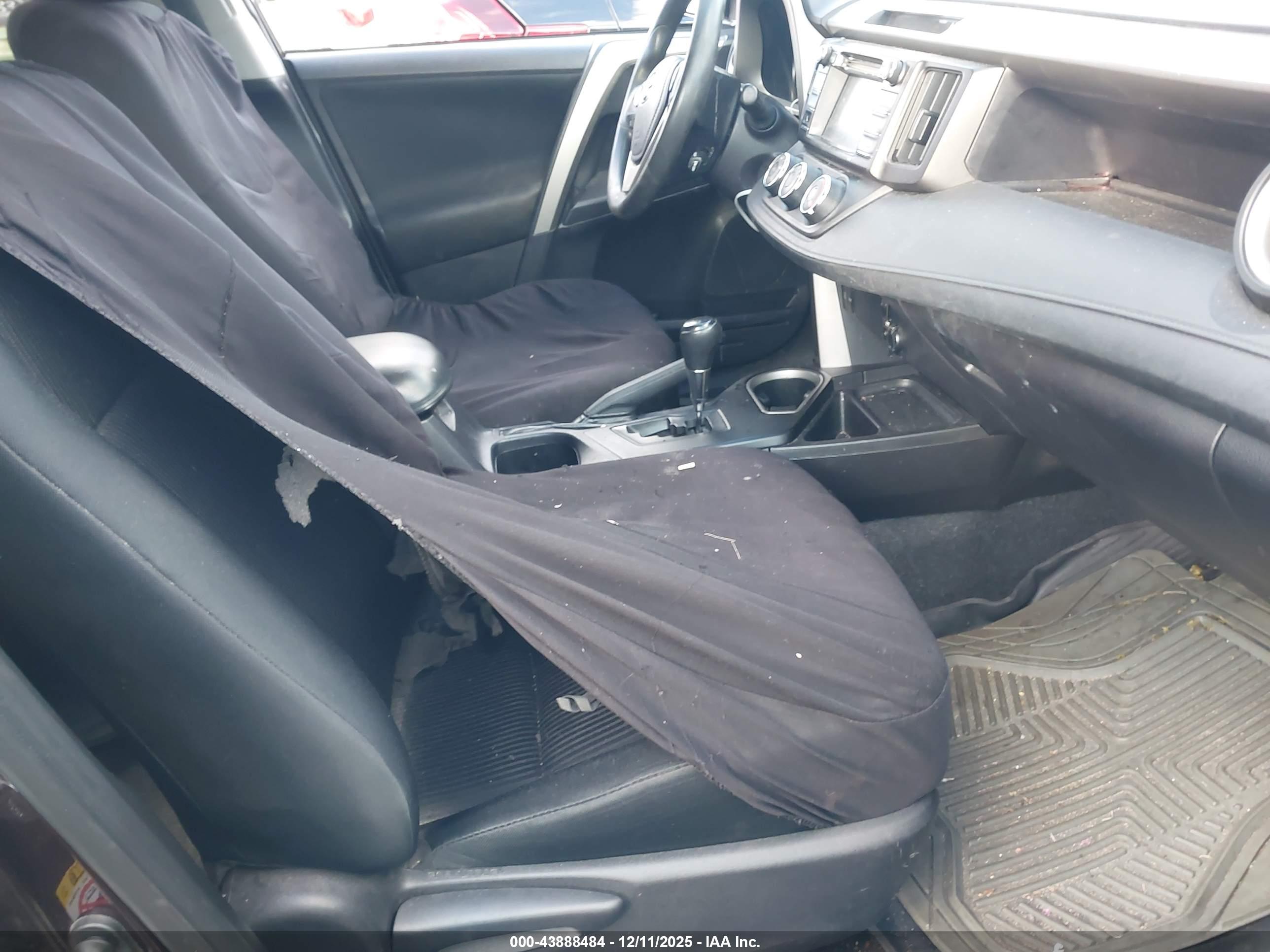 TOYOTA RAV4 image 5