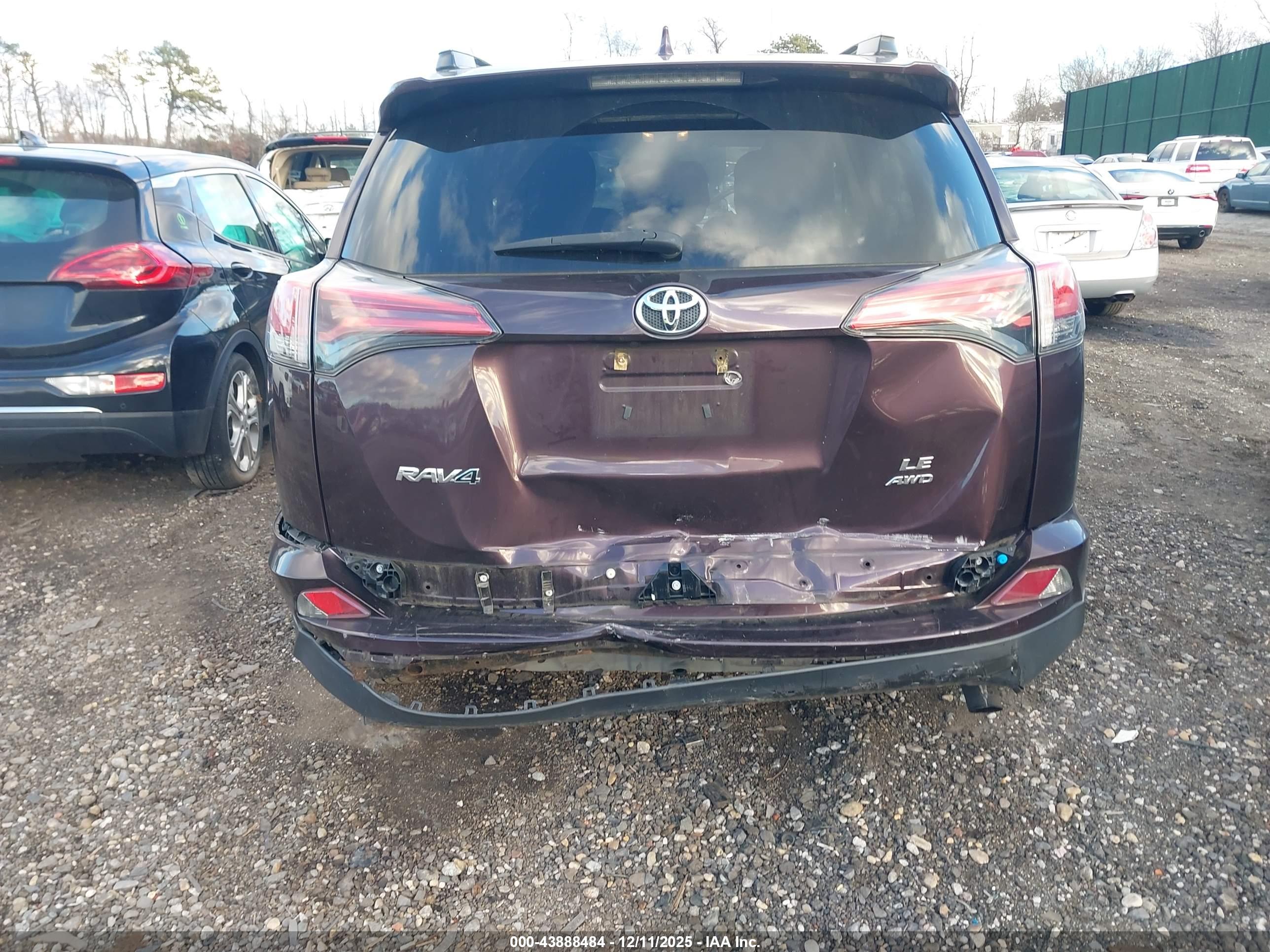 TOYOTA RAV4 image 6