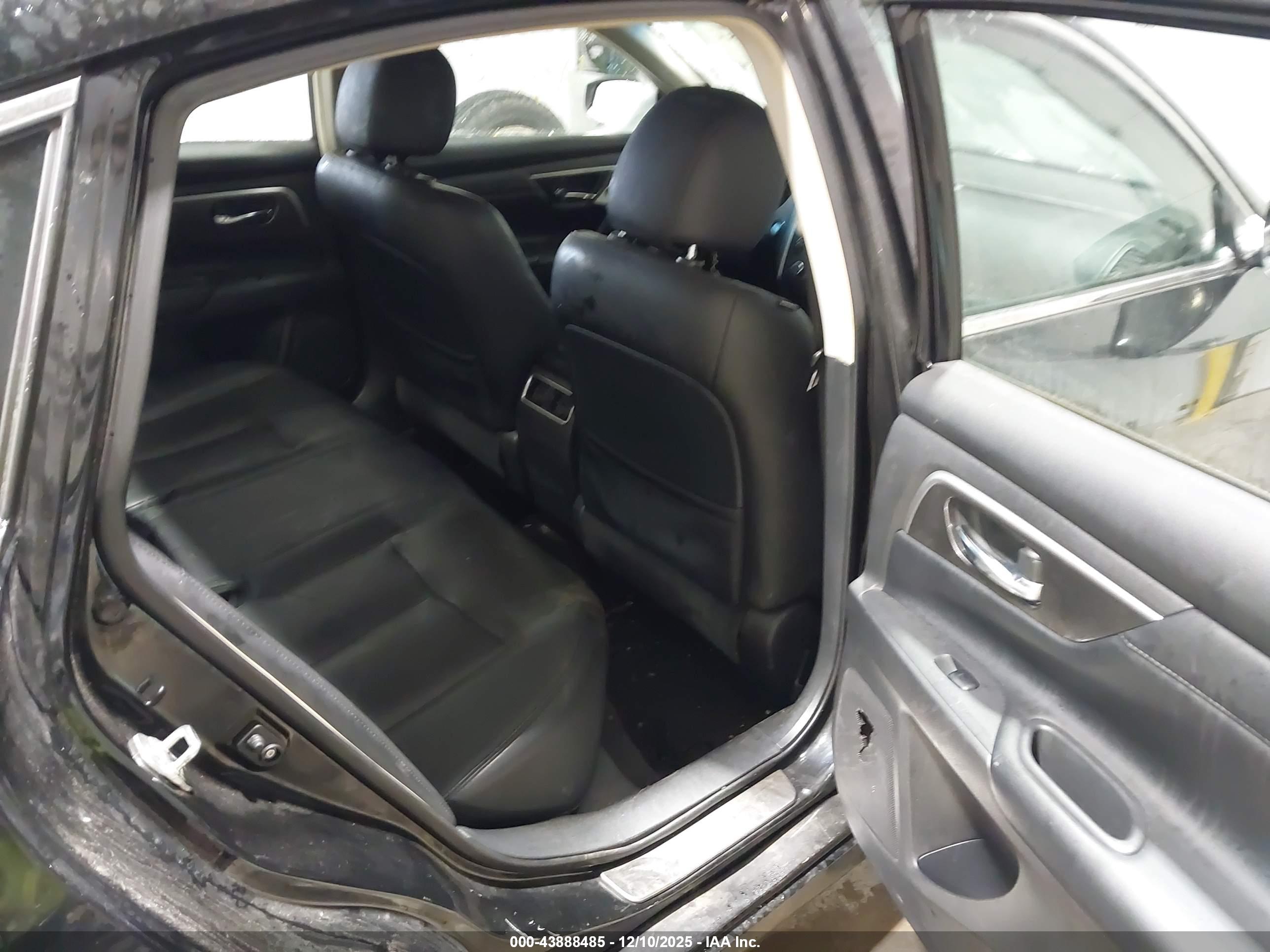 NISSAN ALTIMA image 8