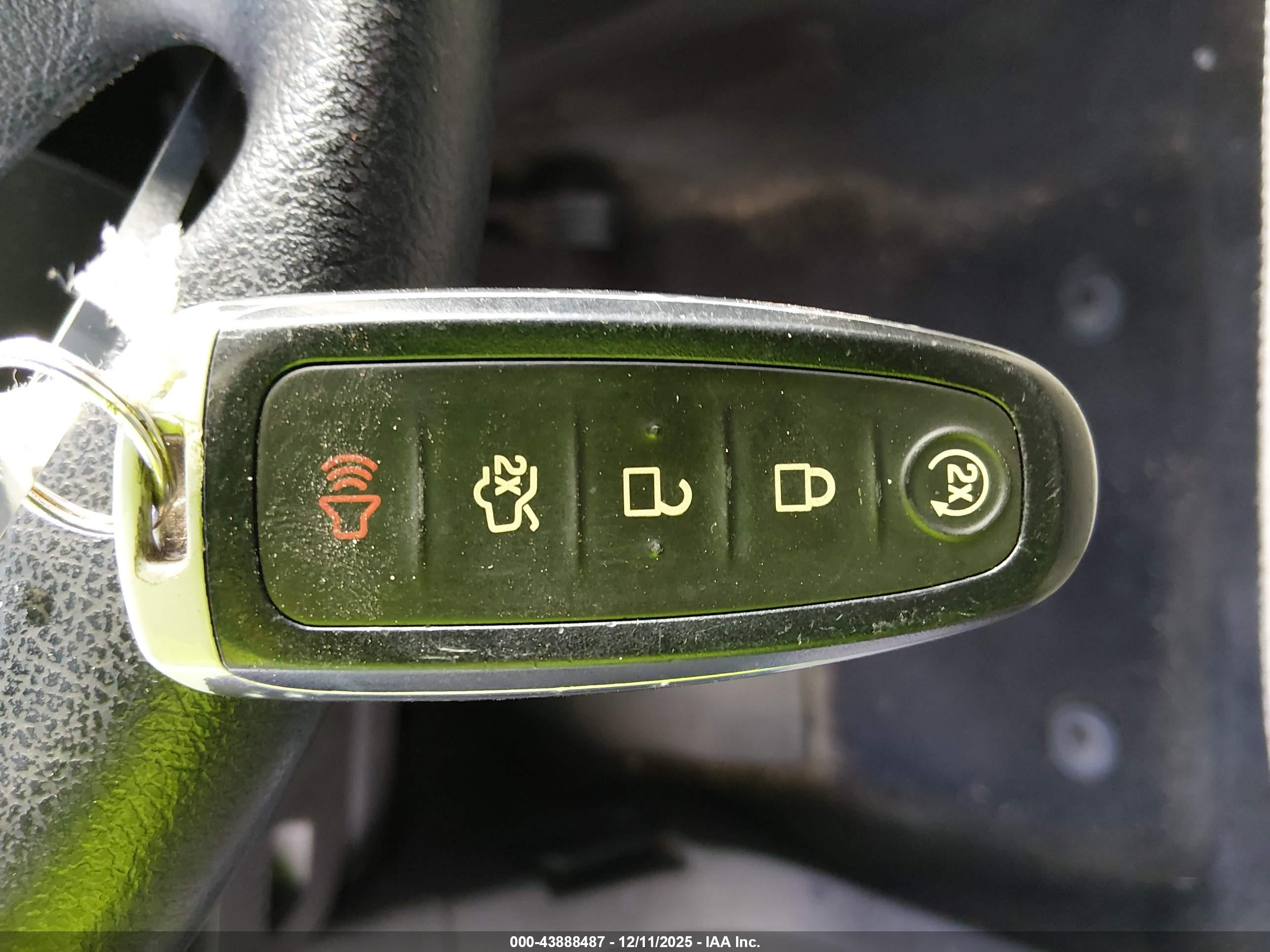 FORD ESCAPE image 11