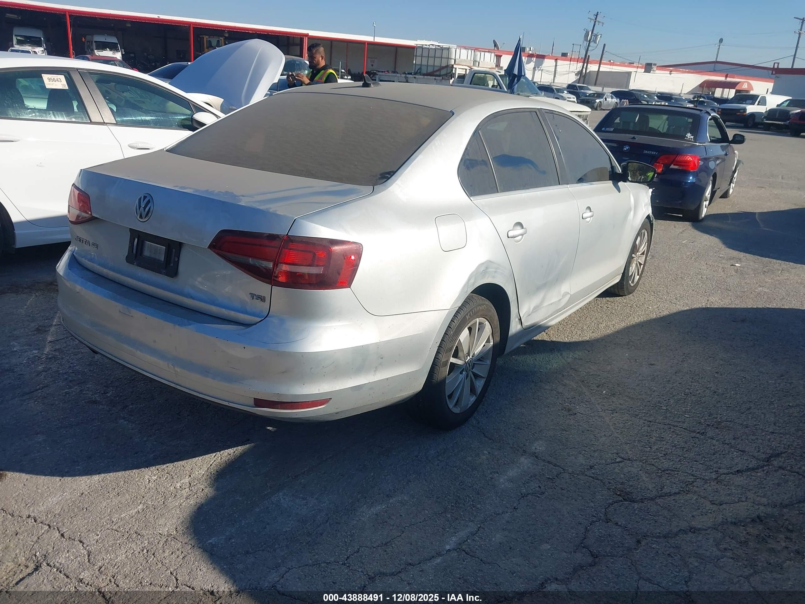 VOLKSWAGEN JETTA image 4